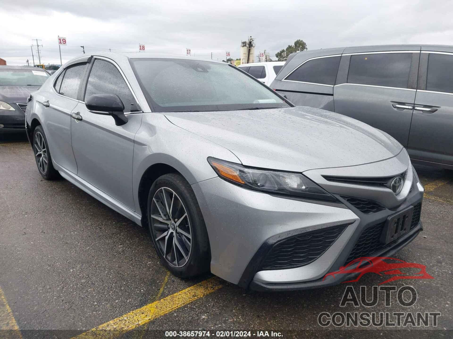 TOYOTA CAMRY 2022 - 4T1T11BK6NU054090