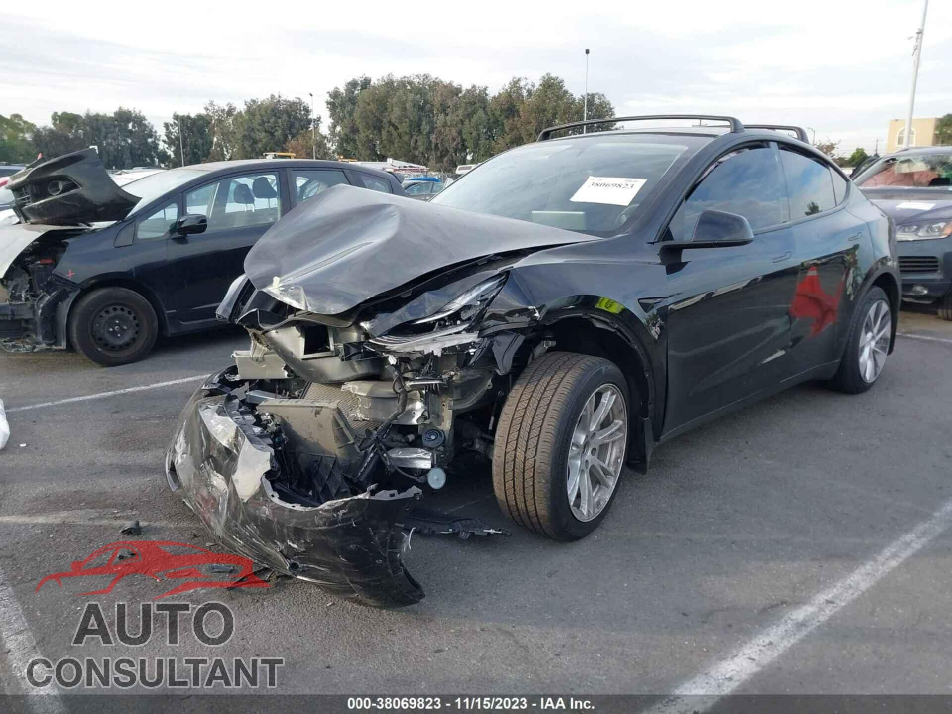 TESLA MODEL Y 2021 - 5YJYGAEE7MF305916
