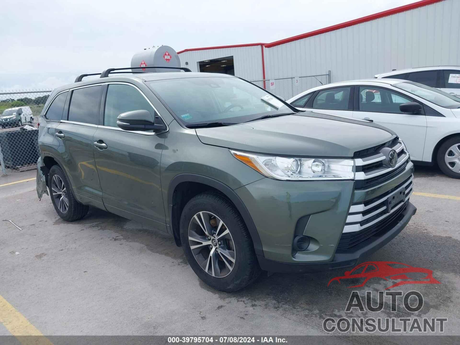 TOYOTA HIGHLANDER 2018 - 5TDBZRFH4JS874172