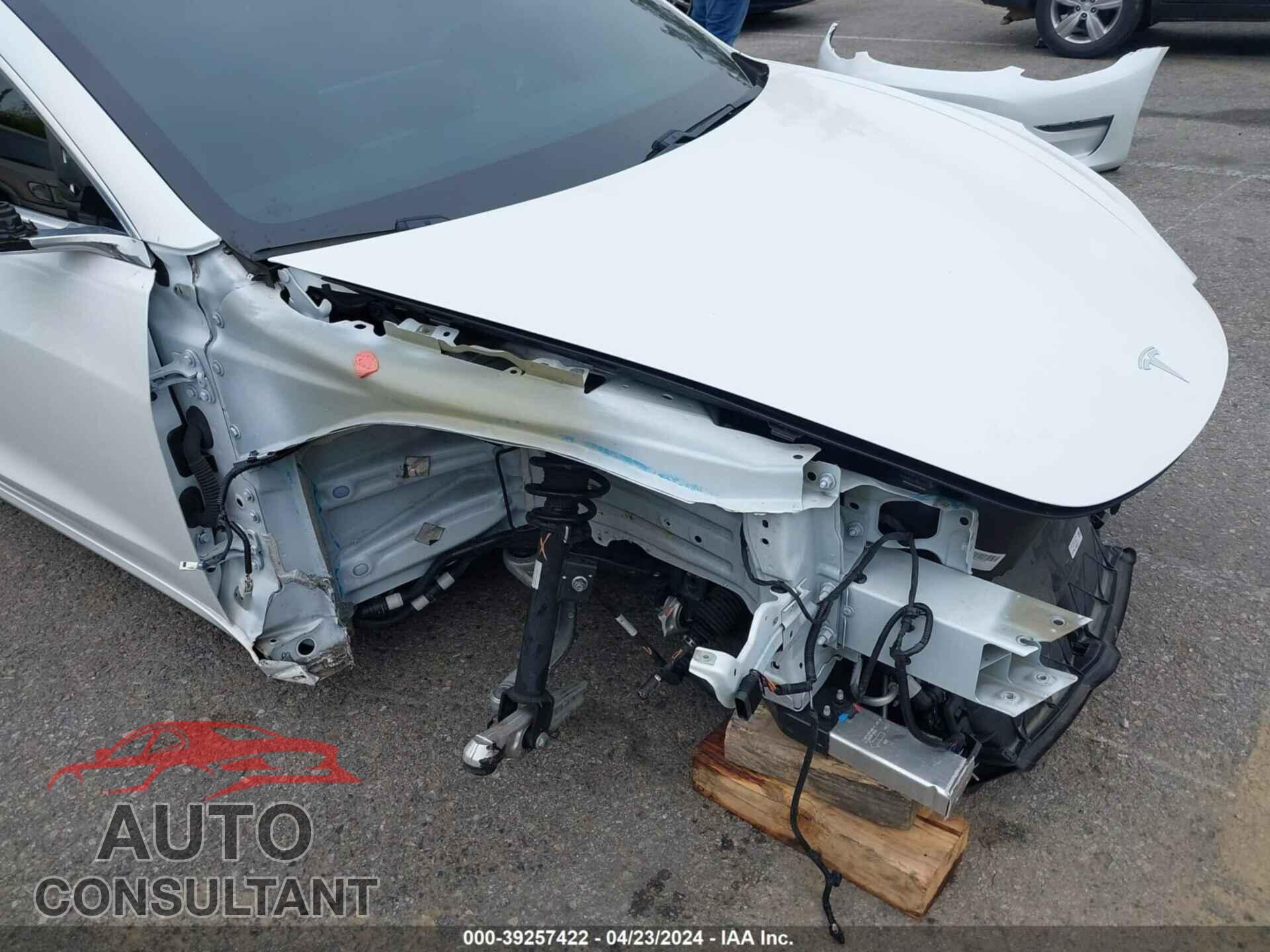 TESLA MODEL 3 2020 - 5YJ3E1EAXLF740389