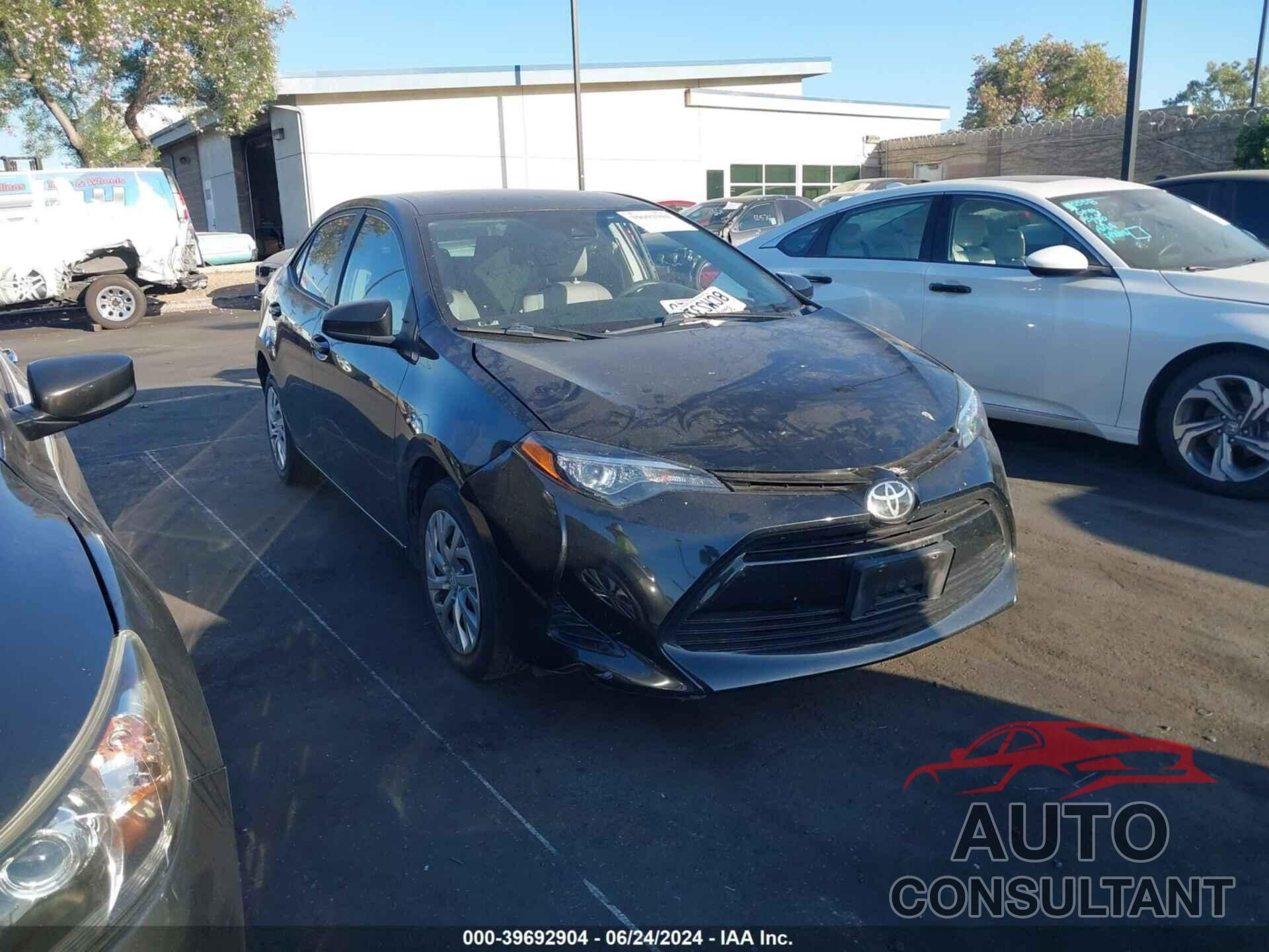 TOYOTA COROLLA 2018 - 2T1BURHE2JC034188