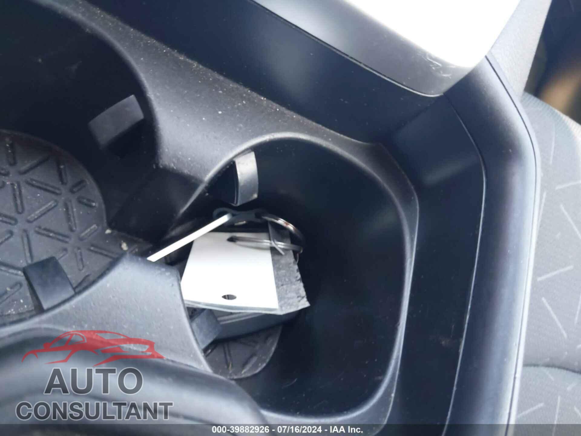 TOYOTA RAV4 2019 - JTMP1RFV5KD014765