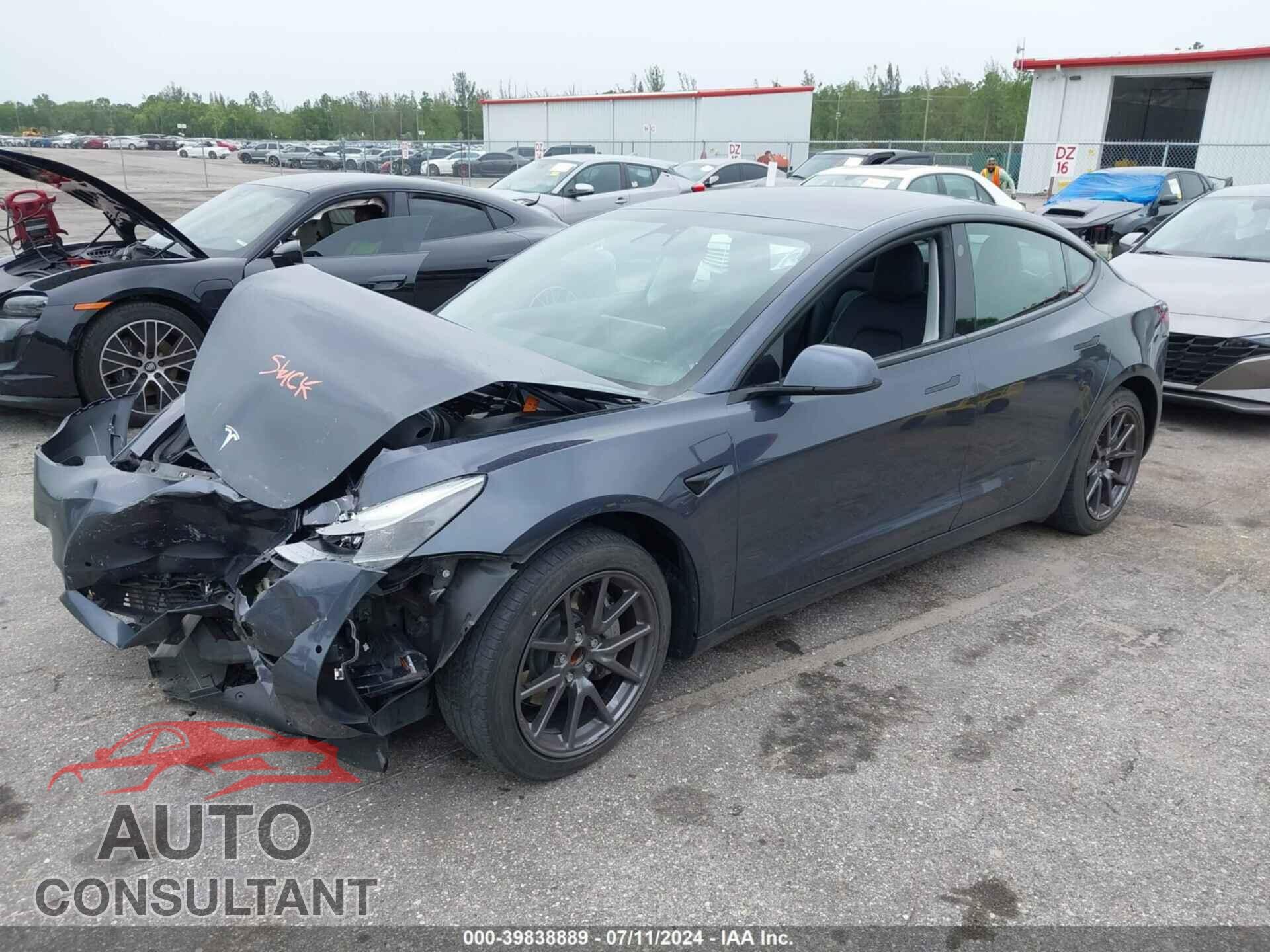 TESLA MODEL 3 2021 - 5YJ3E1EA4MF043818