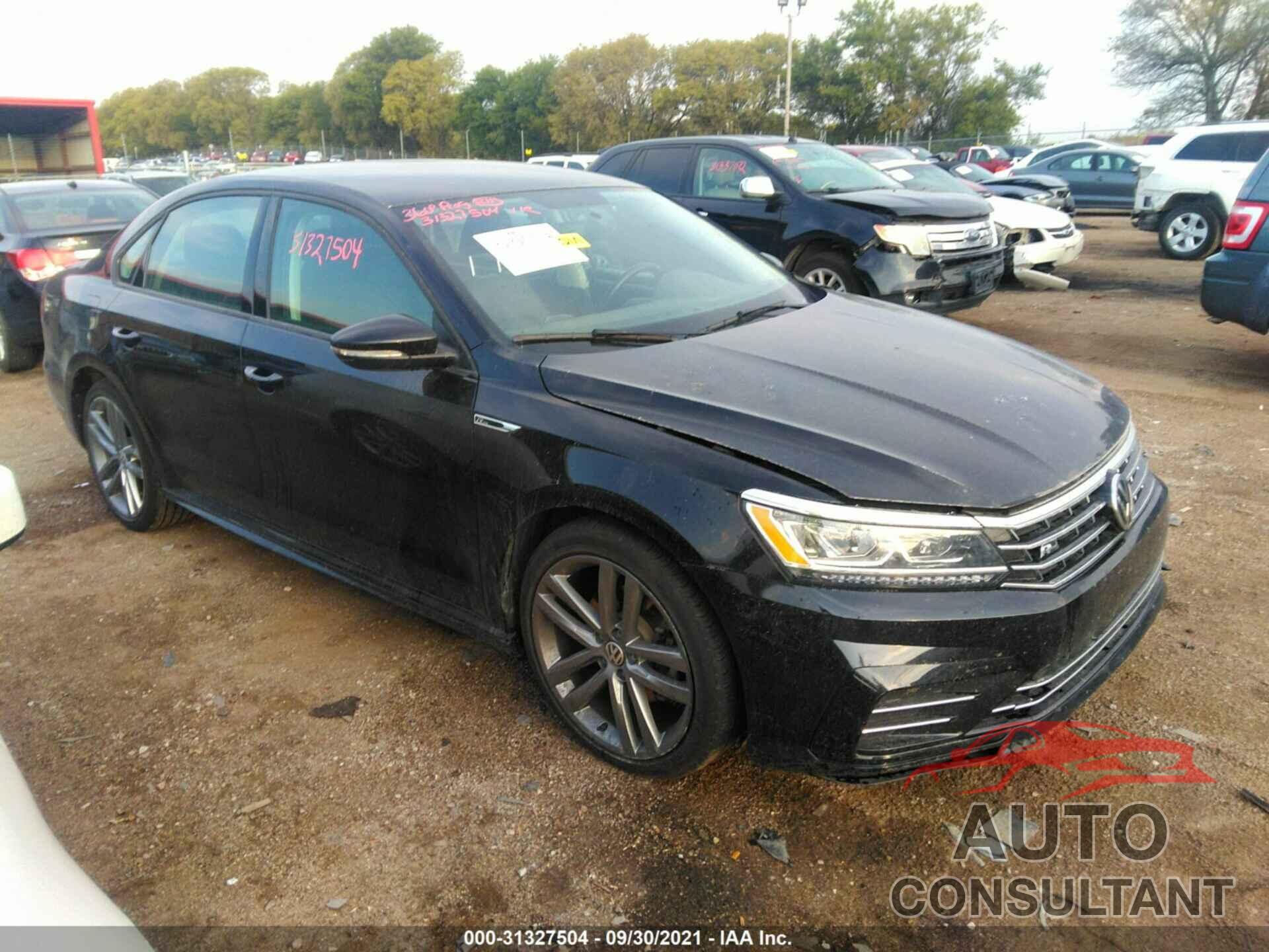 VOLKSWAGEN PASSAT 2018 - 1VWAA7A36JC040924
