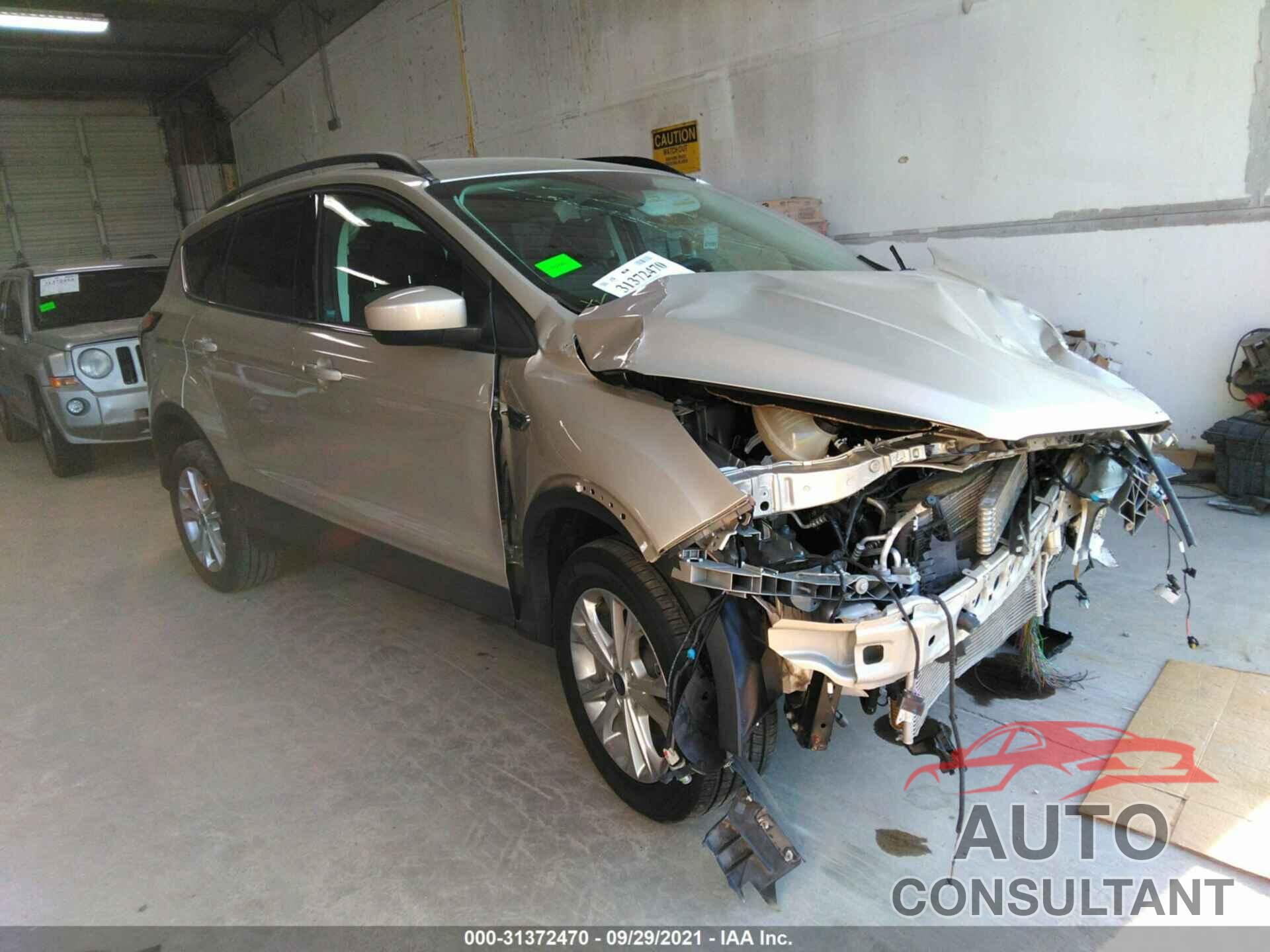 FORD ESCAPE 2018 - 1FMCU0GD9JUD13869