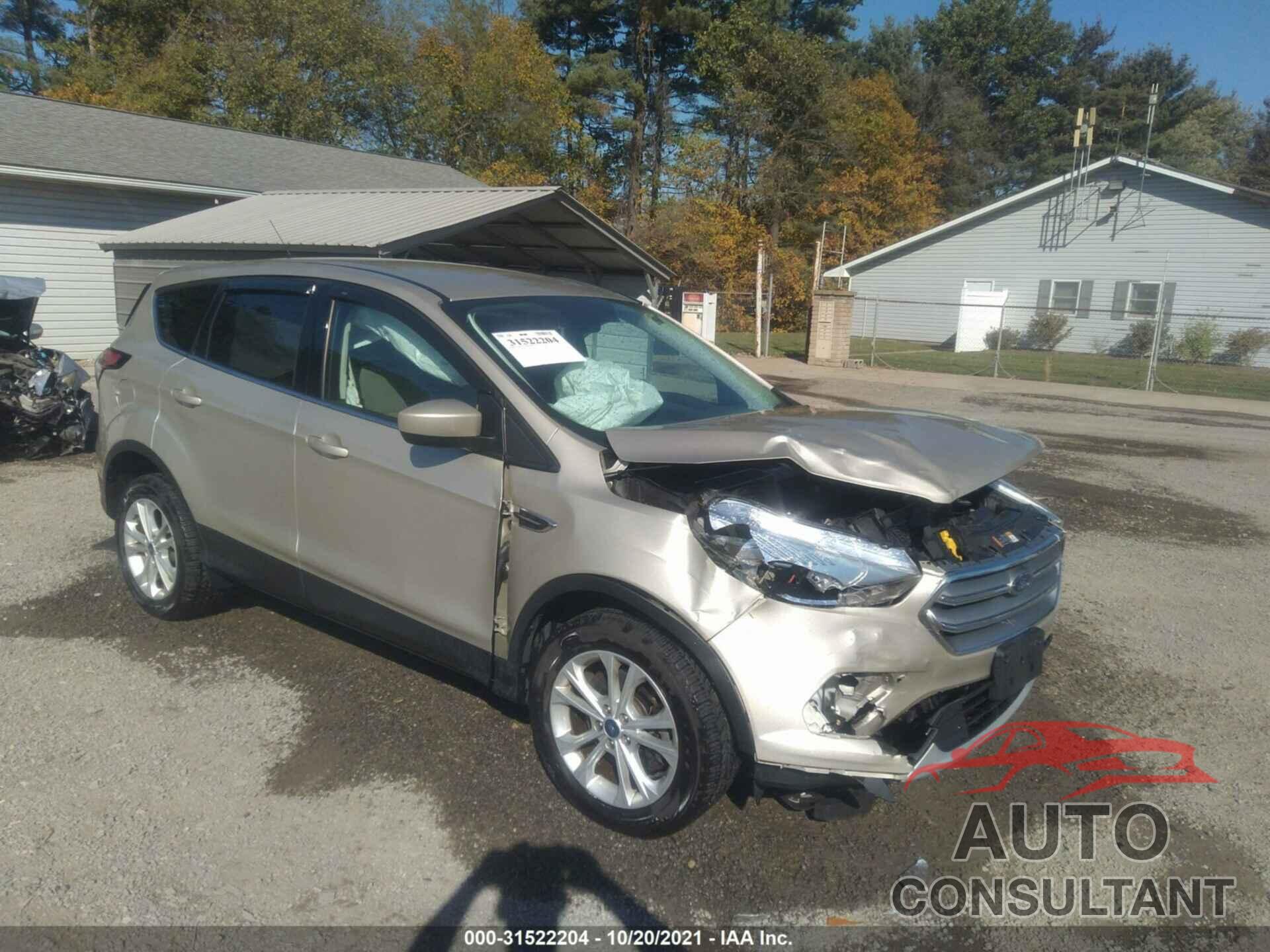 FORD ESCAPE 2017 - 1FMCU9GD0HUD16853