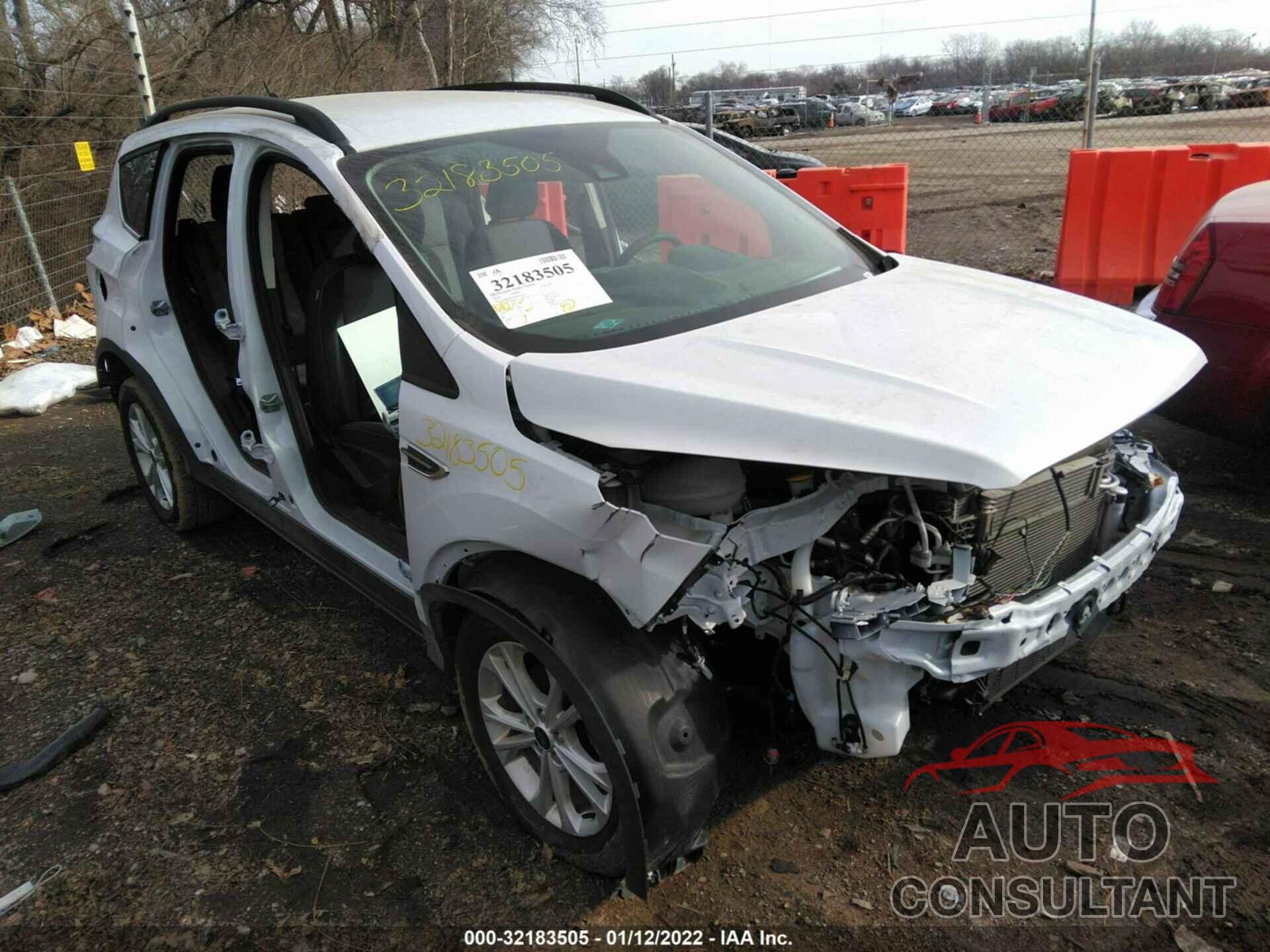 FORD ESCAPE 2018 - 1FMCU0GD9JUC77326