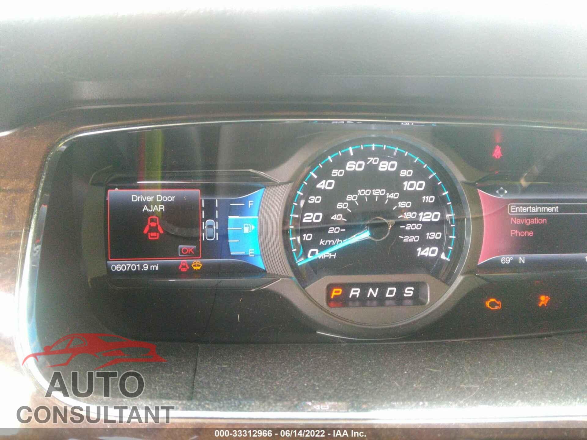 FORD TAURUS 2018 - 1FAHP2F82JG112840
