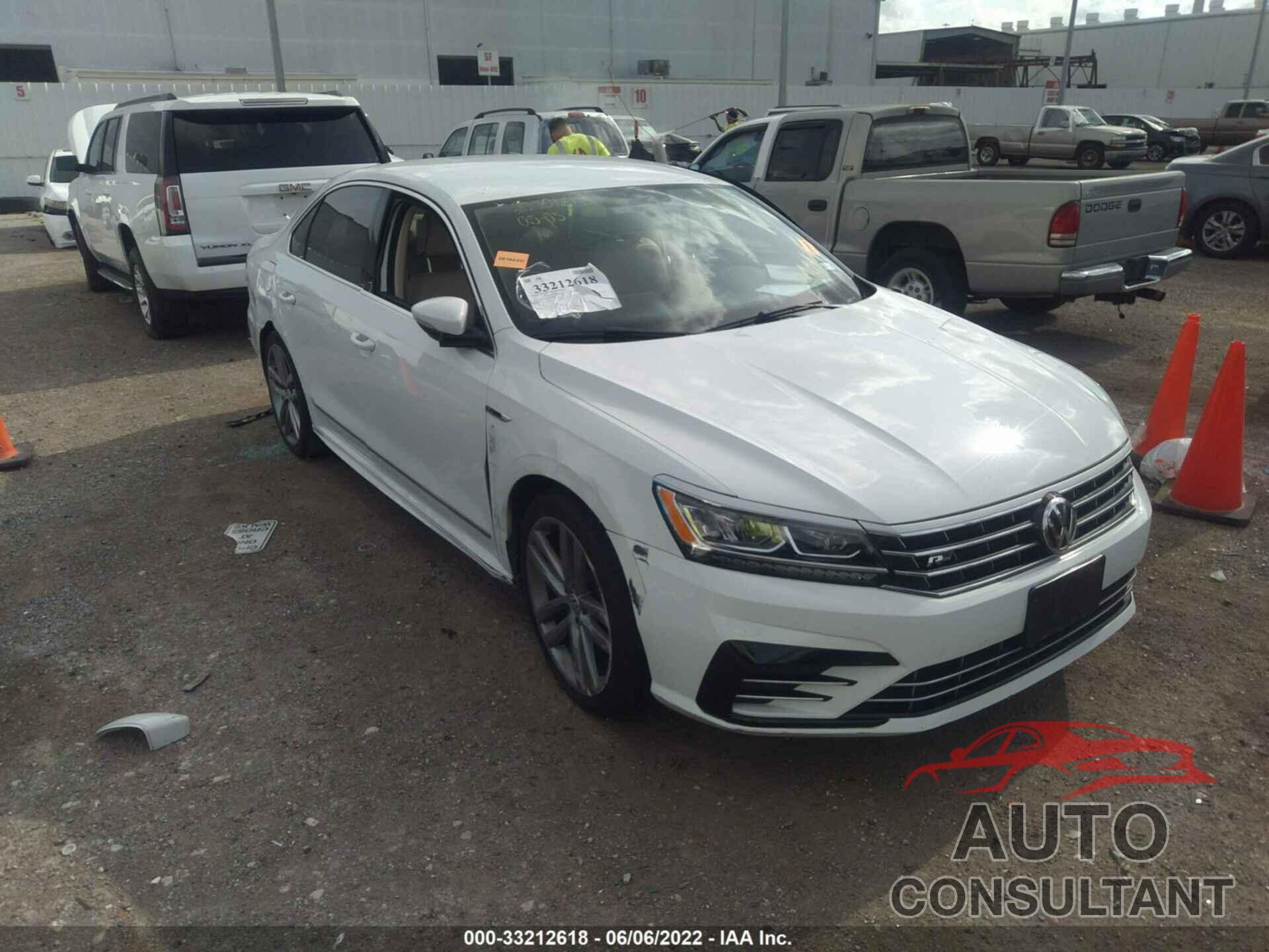 VOLKSWAGEN PASSAT 2017 - 1VWDT7A34HC084485