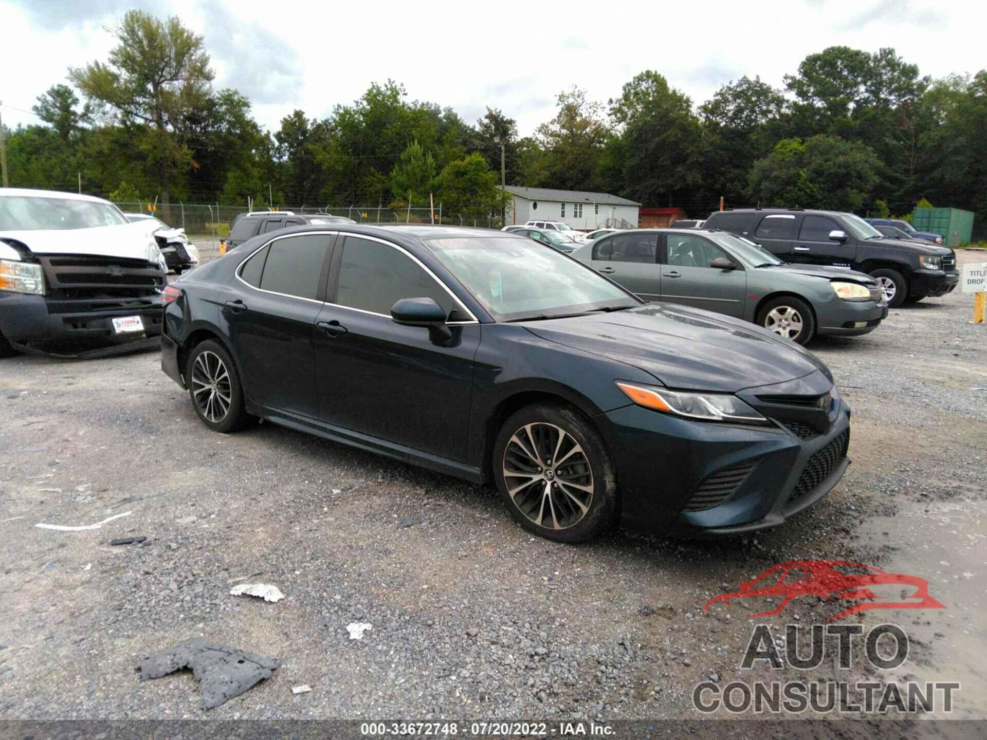 TOYOTA CAMRY 2018 - 4T1B11HK0JU596301