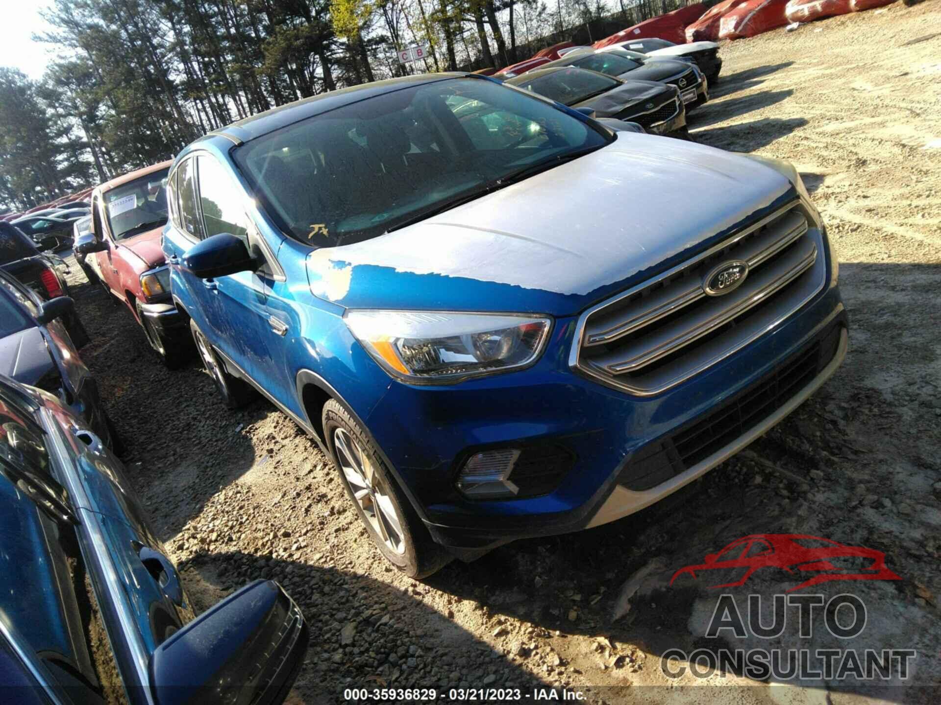 FORD ESCAPE 2017 - 1FMCU0GD2HUE76325