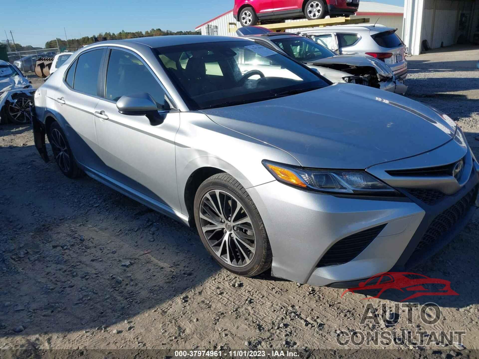 TOYOTA CAMRY 2018 - JTNB11HK0J3018382