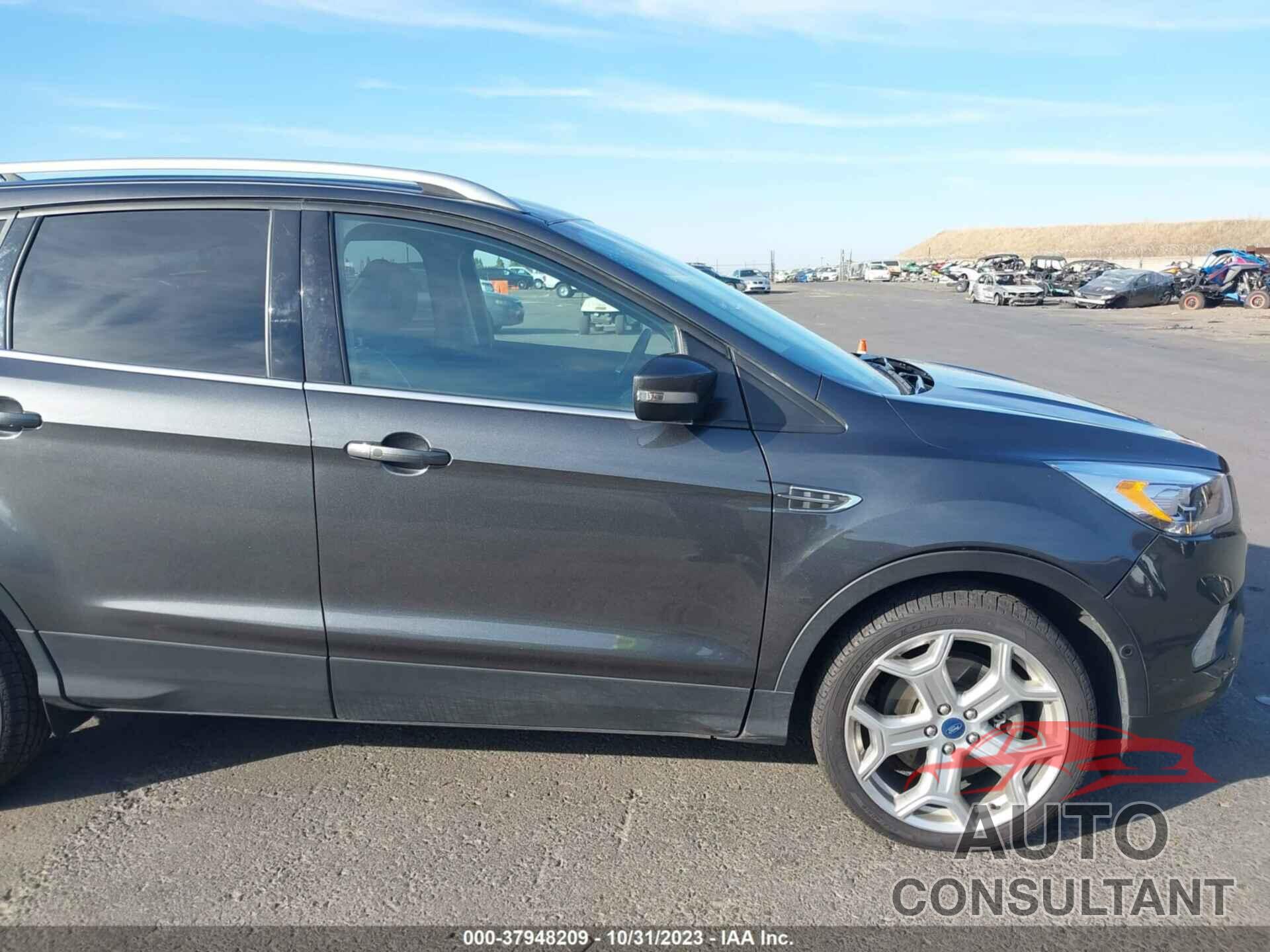 FORD ESCAPE 2019 - 1FMCU9J97KUE06416