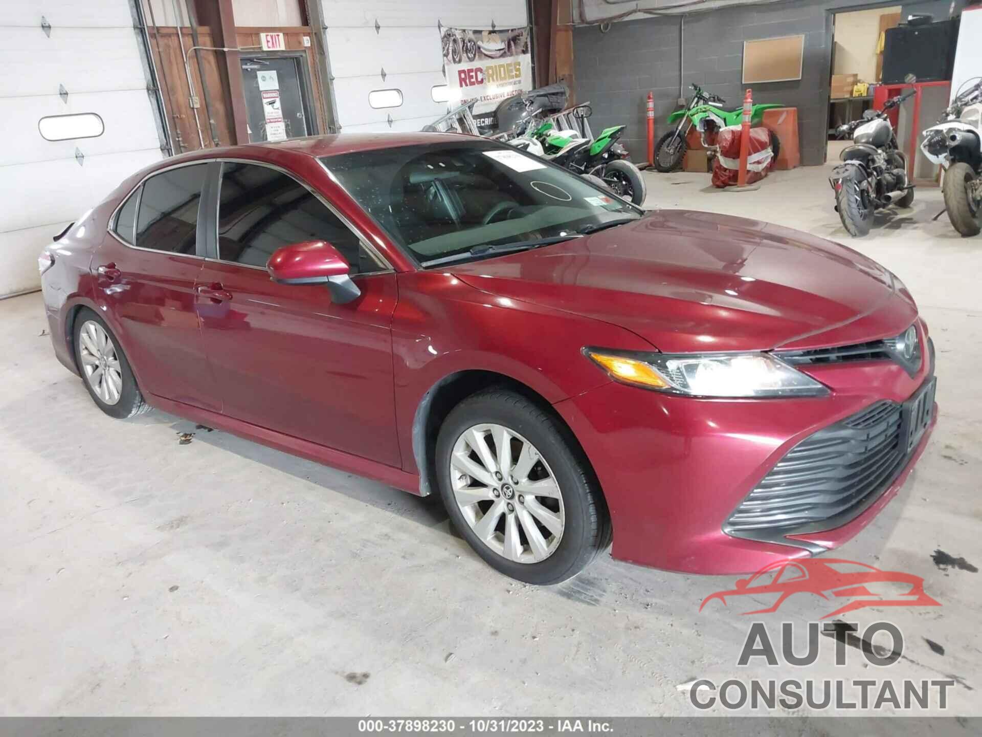 TOYOTA CAMRY 2018 - 4T1B11HK2JU667868