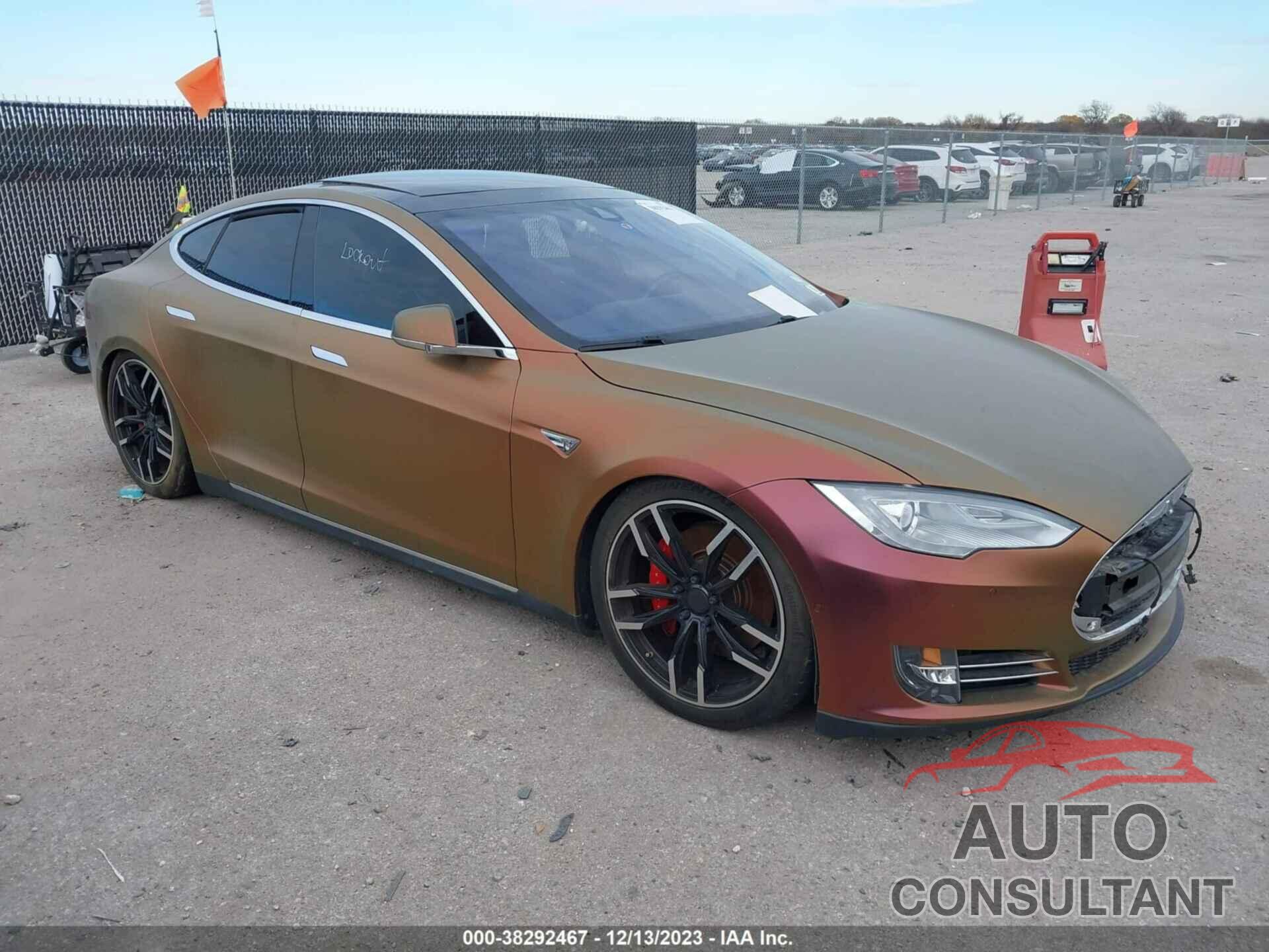 TESLA MODEL S 2016 - 5YJSA1E40GF120206