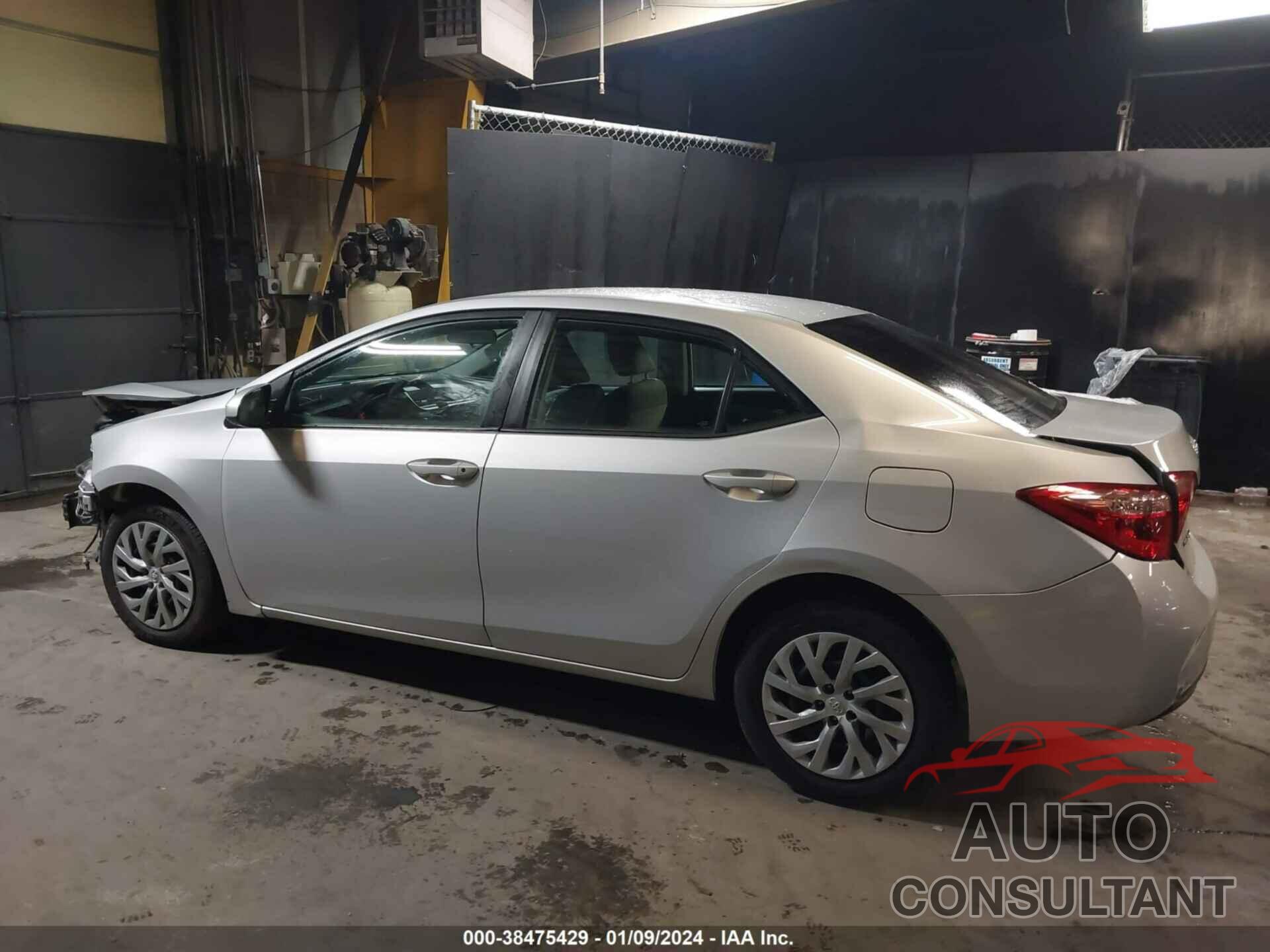 TOYOTA COROLLA 2018 - 2T1BURHE2JC043750