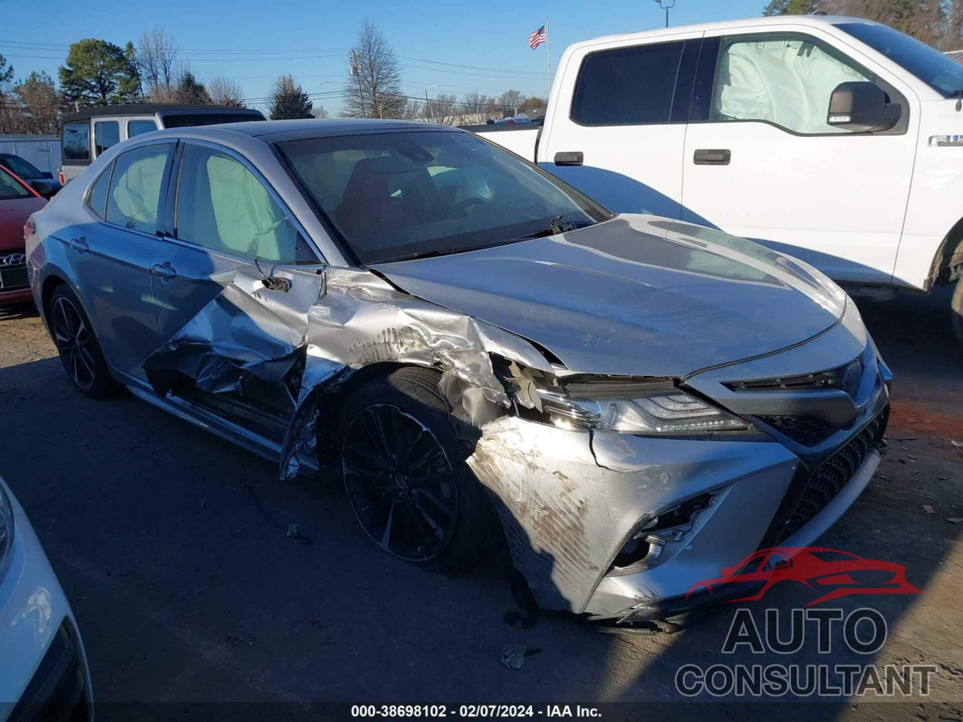 TOYOTA CAMRY 2018 - 4T1B61HKXJU078679