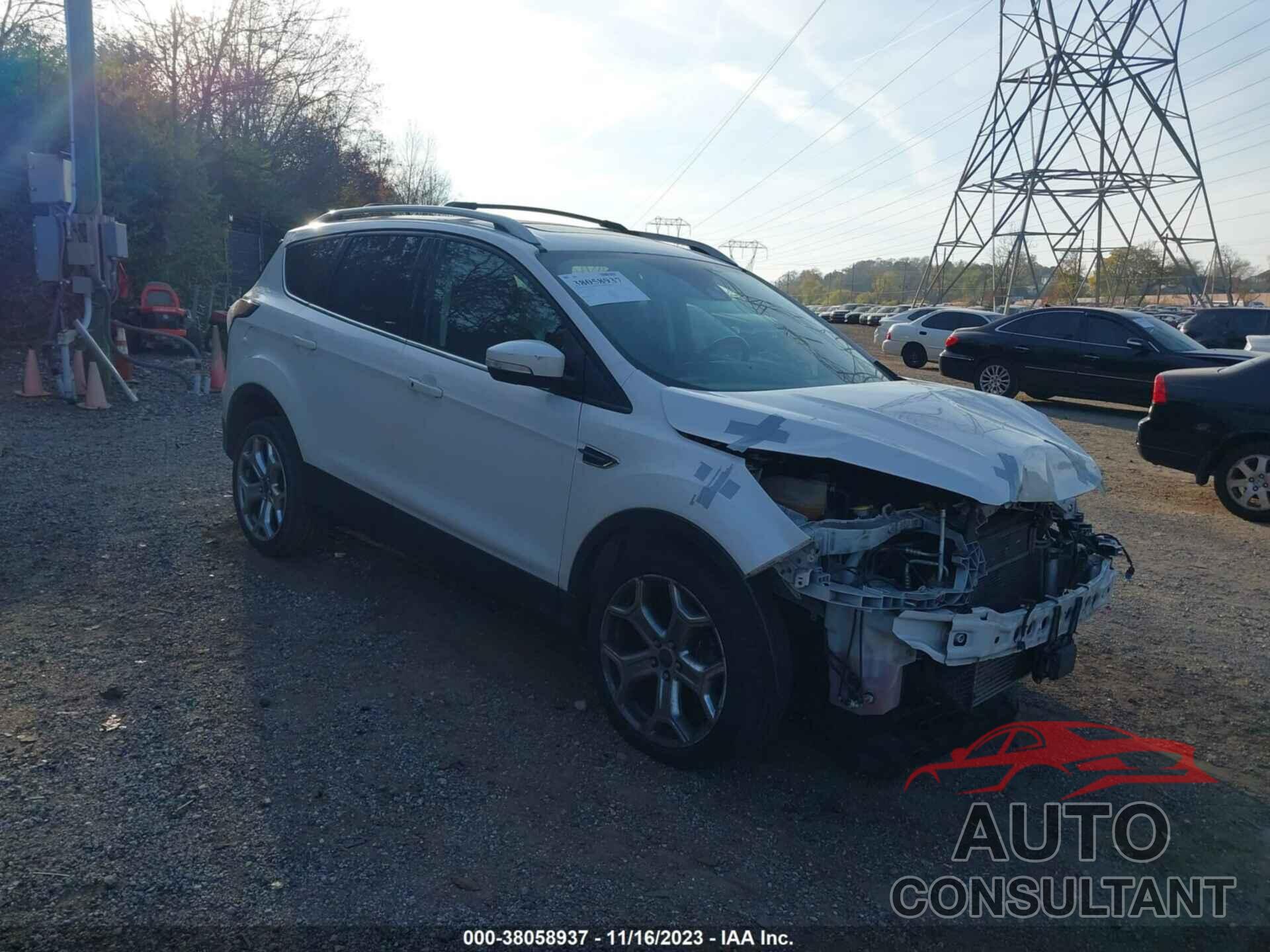 FORD ESCAPE 2017 - 1FMCU9J95HUB12165