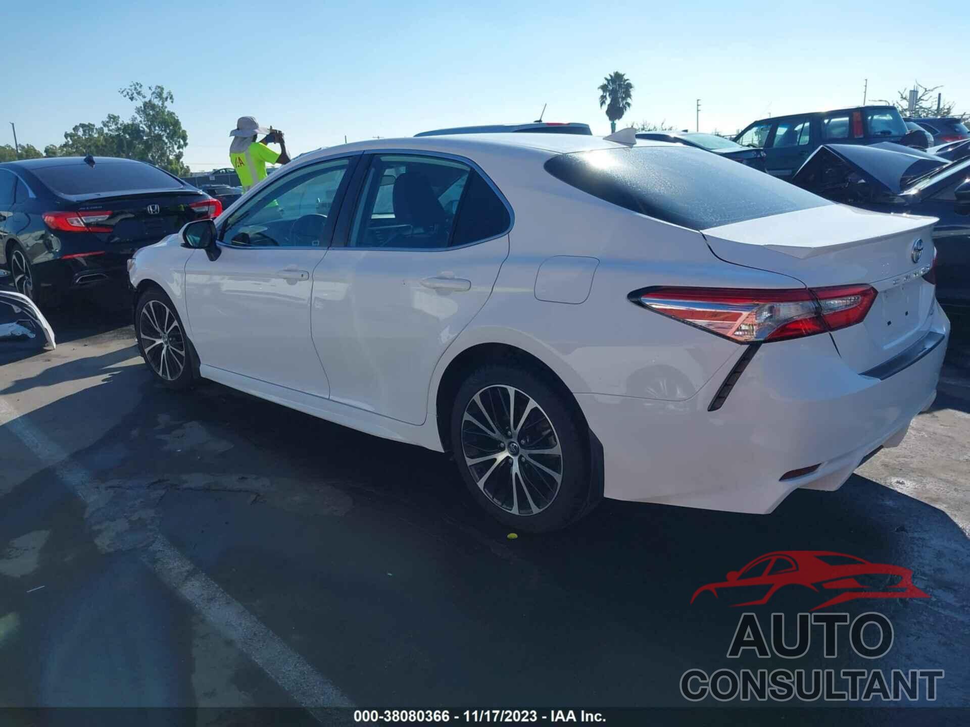 TOYOTA CAMRY 2020 - 4T1G11AK2LU864462