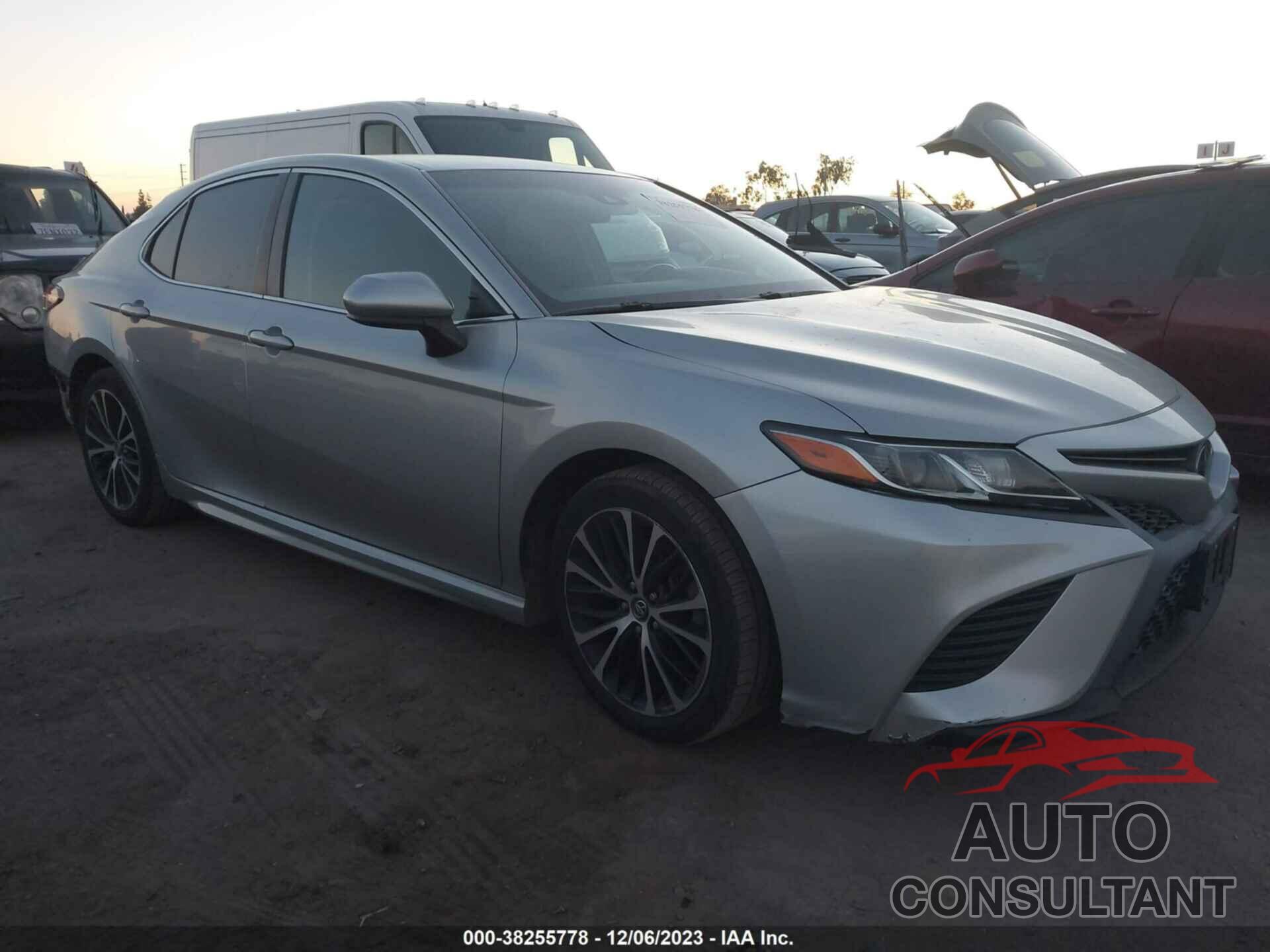 TOYOTA CAMRY 2018 - 4T1B11HK6JU523725