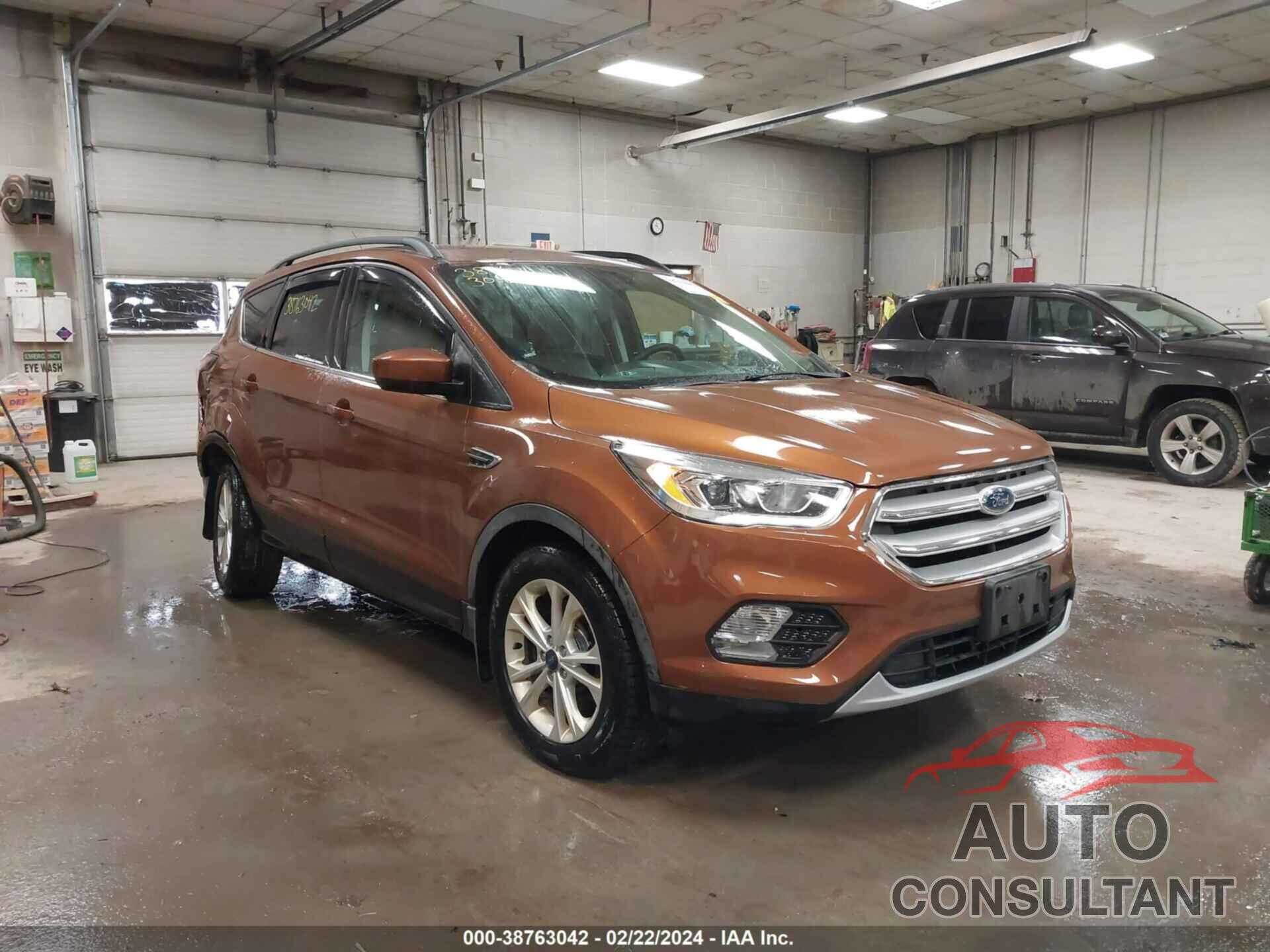 FORD ESCAPE 2017 - 1FMCU9G93HUB33782