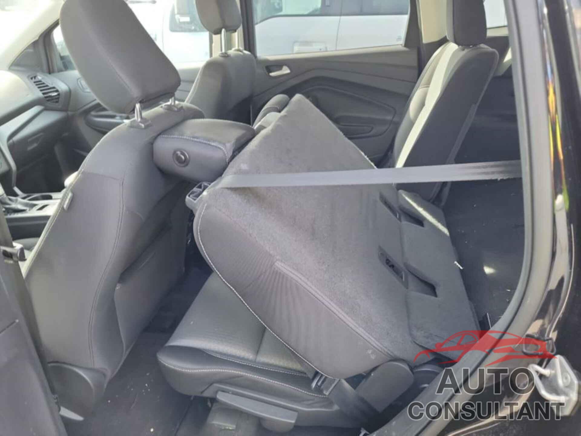 FORD ESCAPE 2019 - 1FMCU0GD3KUA42678