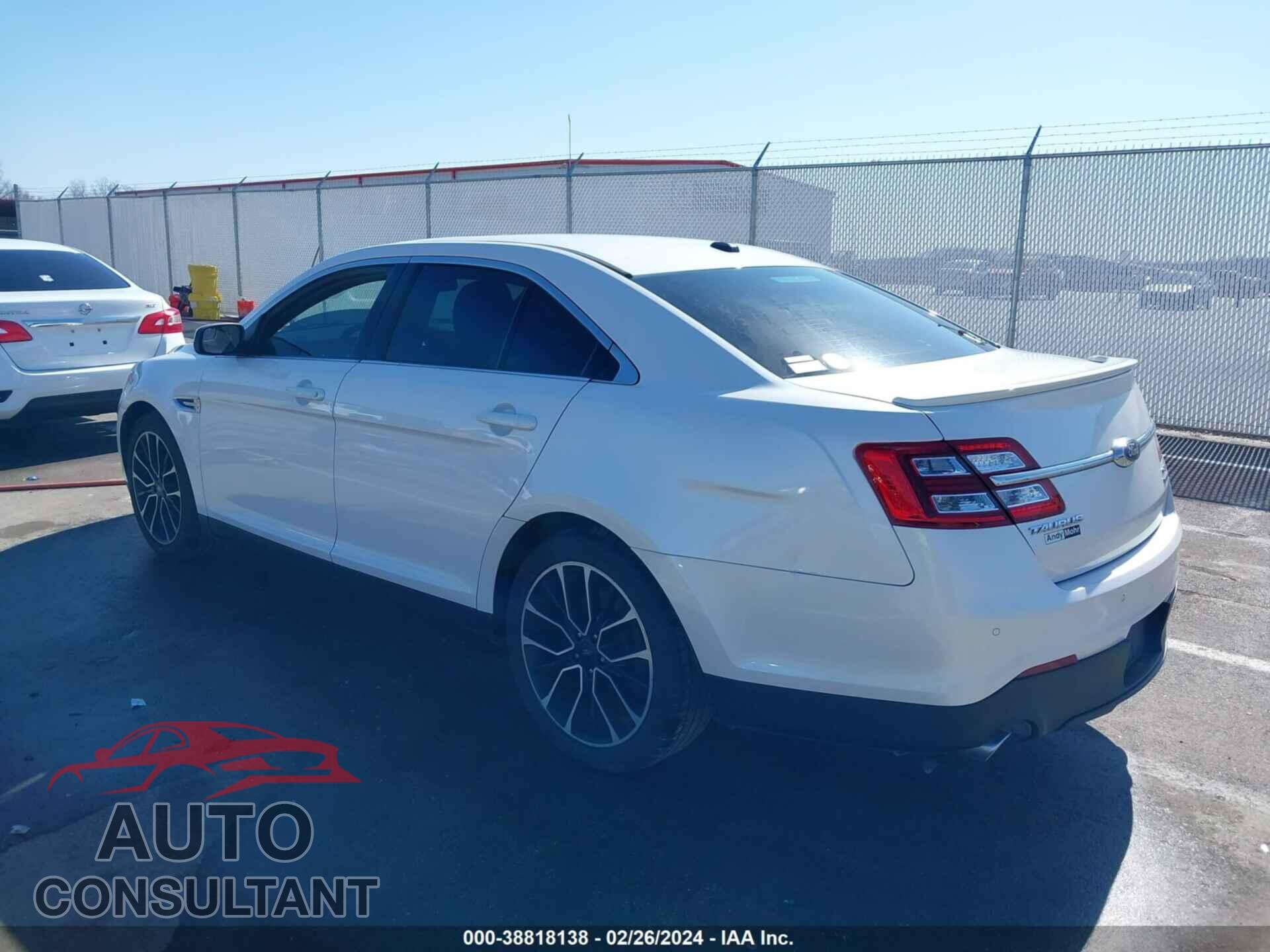 FORD TAURUS 2017 - 1FAHP2E88HG122462