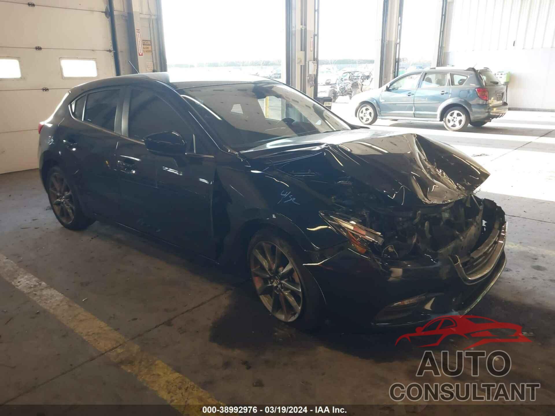 MAZDA MAZDA3 2018 - 3MZBN1L33JM273984