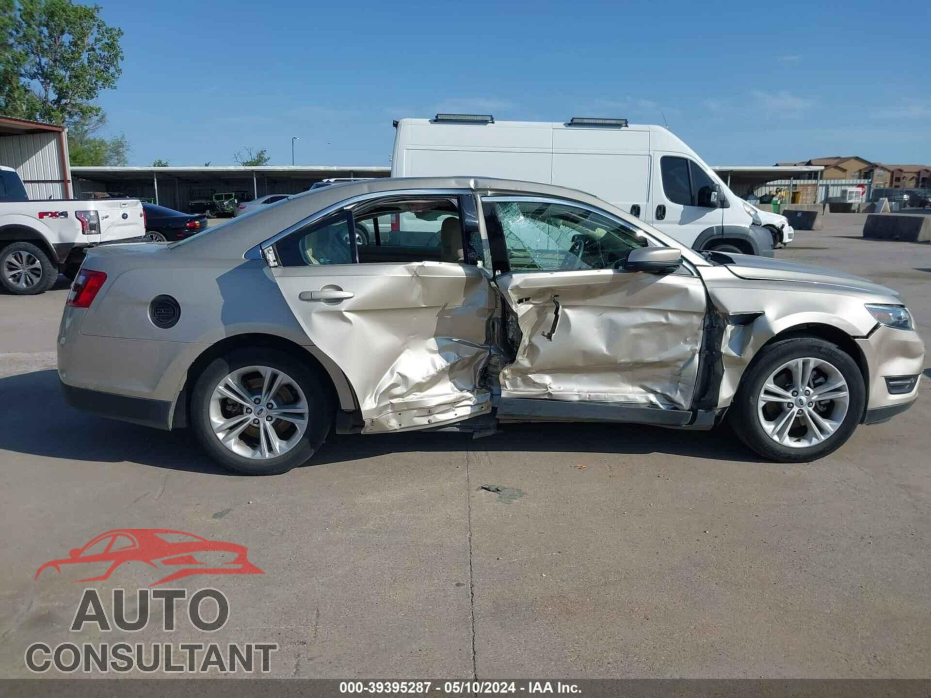 FORD TAURUS 2017 - 1FAHP2E89HG143014