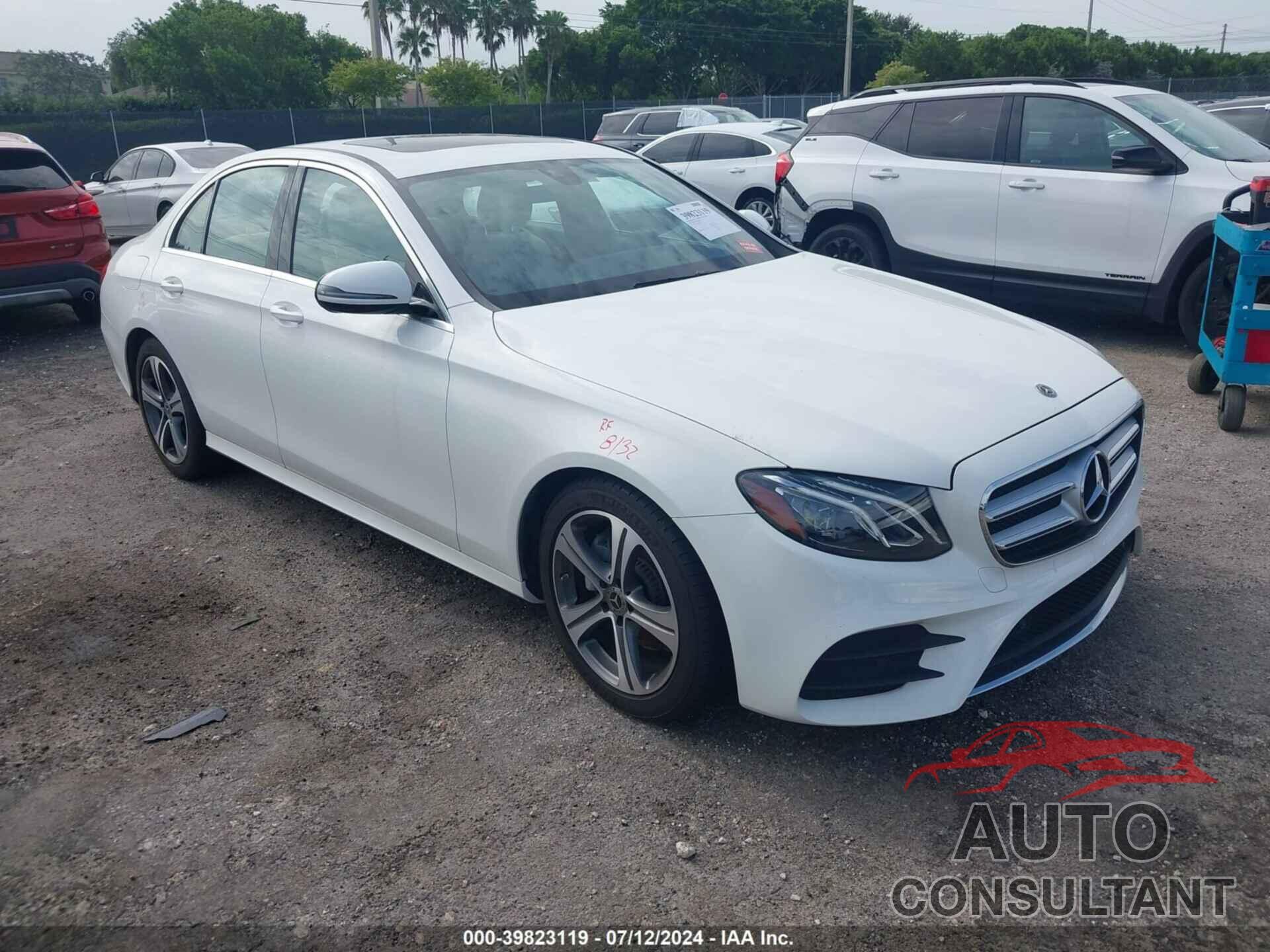 MERCEDES-BENZ E 300 2019 - WDDZF4JB4KA508617