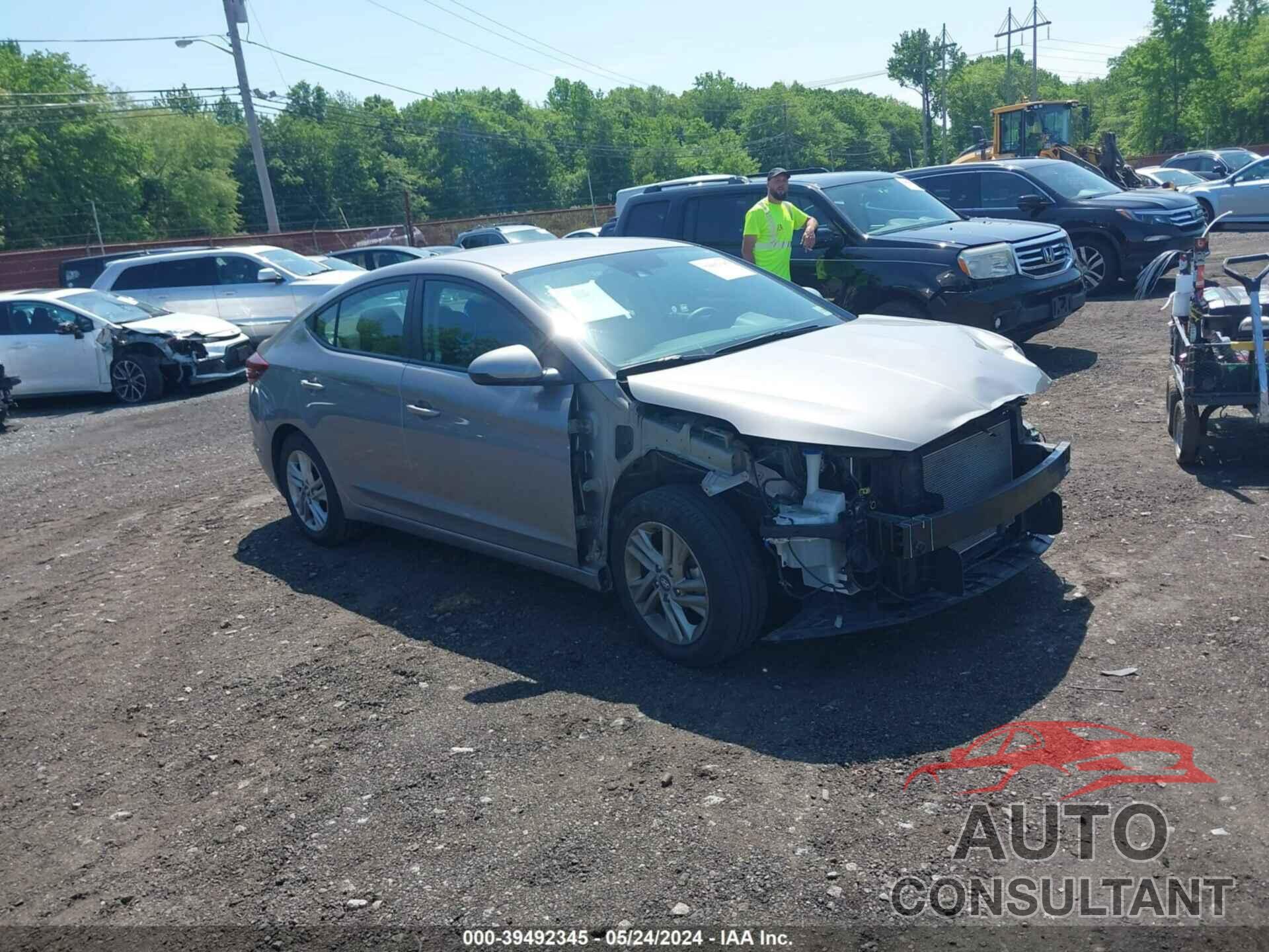 HYUNDAI ELANTRA 2020 - KMHD84LF6LU102137