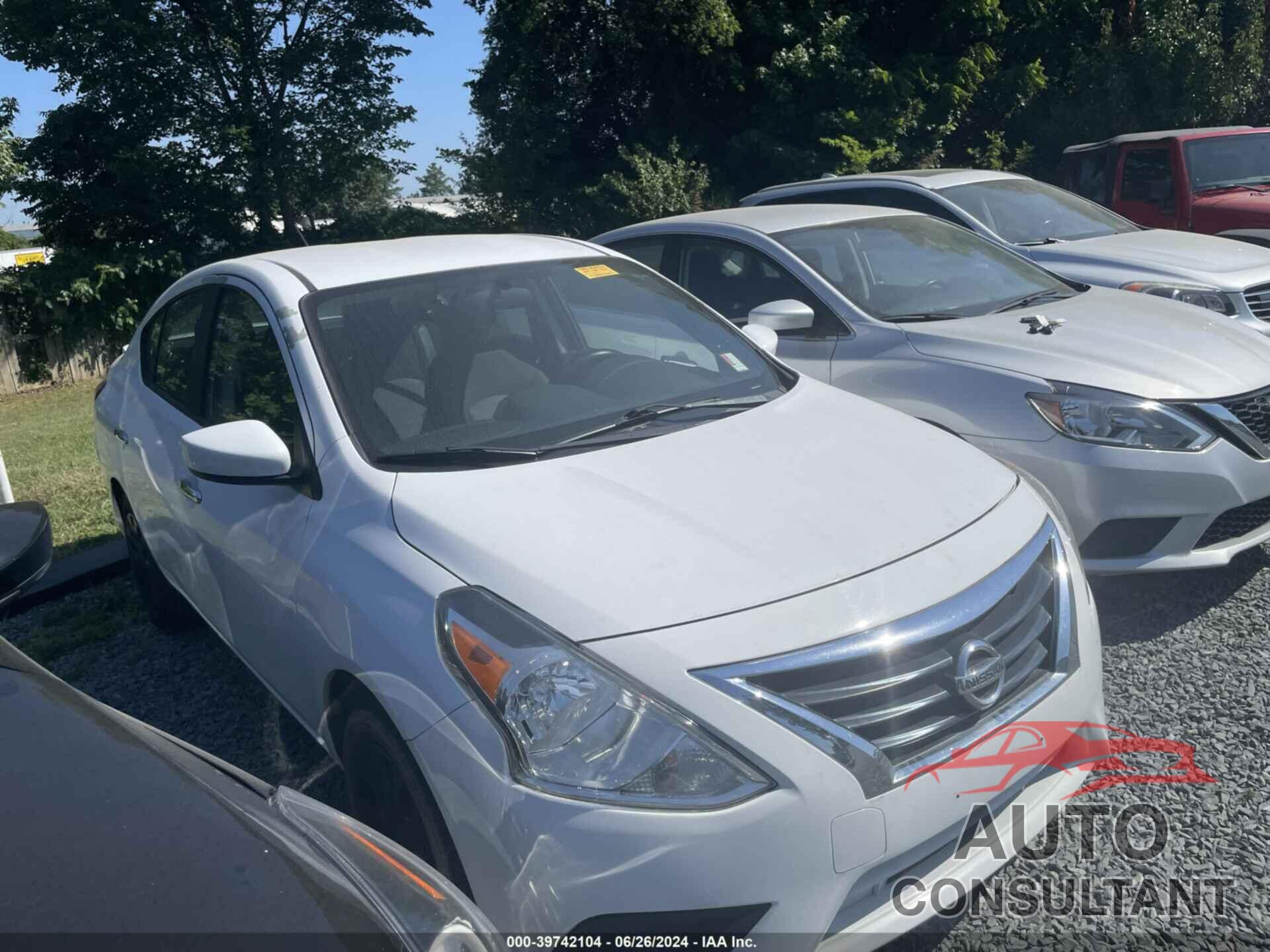 NISSAN VERSA 2017 - 3N1CN7APXHL839089