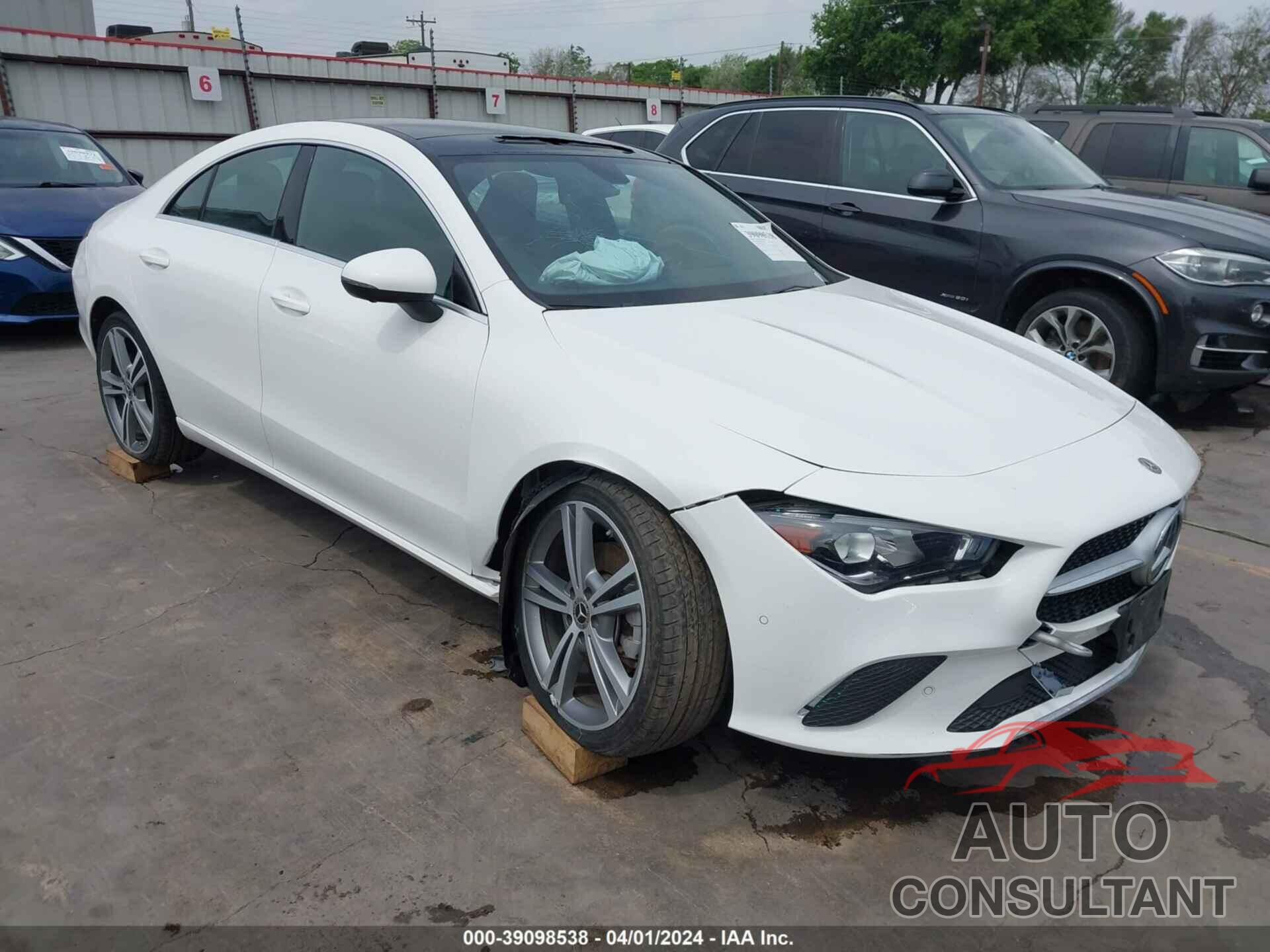 MERCEDES-BENZ CLA 250 2020 - W1K5J4GB3LN084183