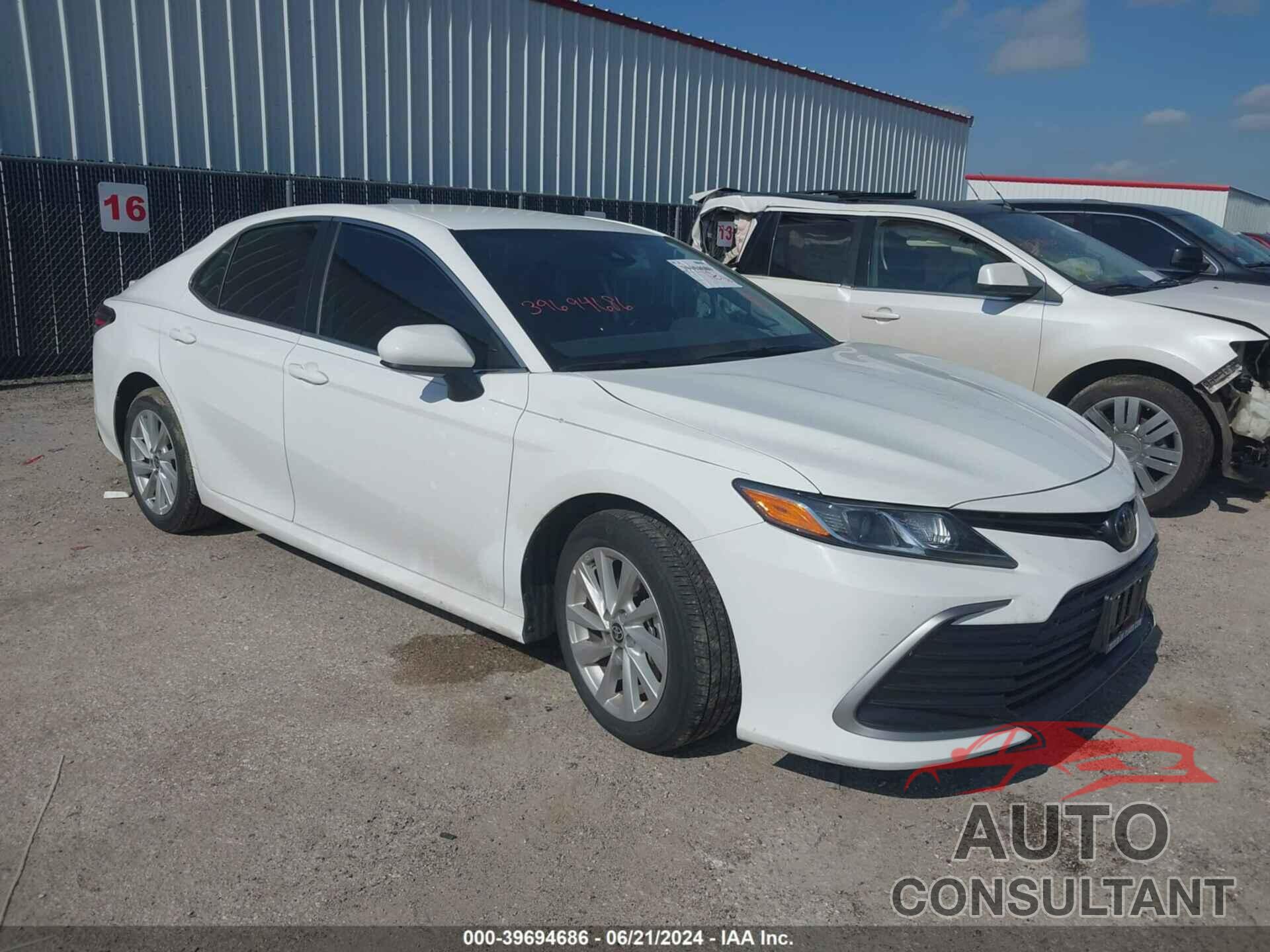 TOYOTA CAMRY 2023 - 4T1C11AK3PU734338