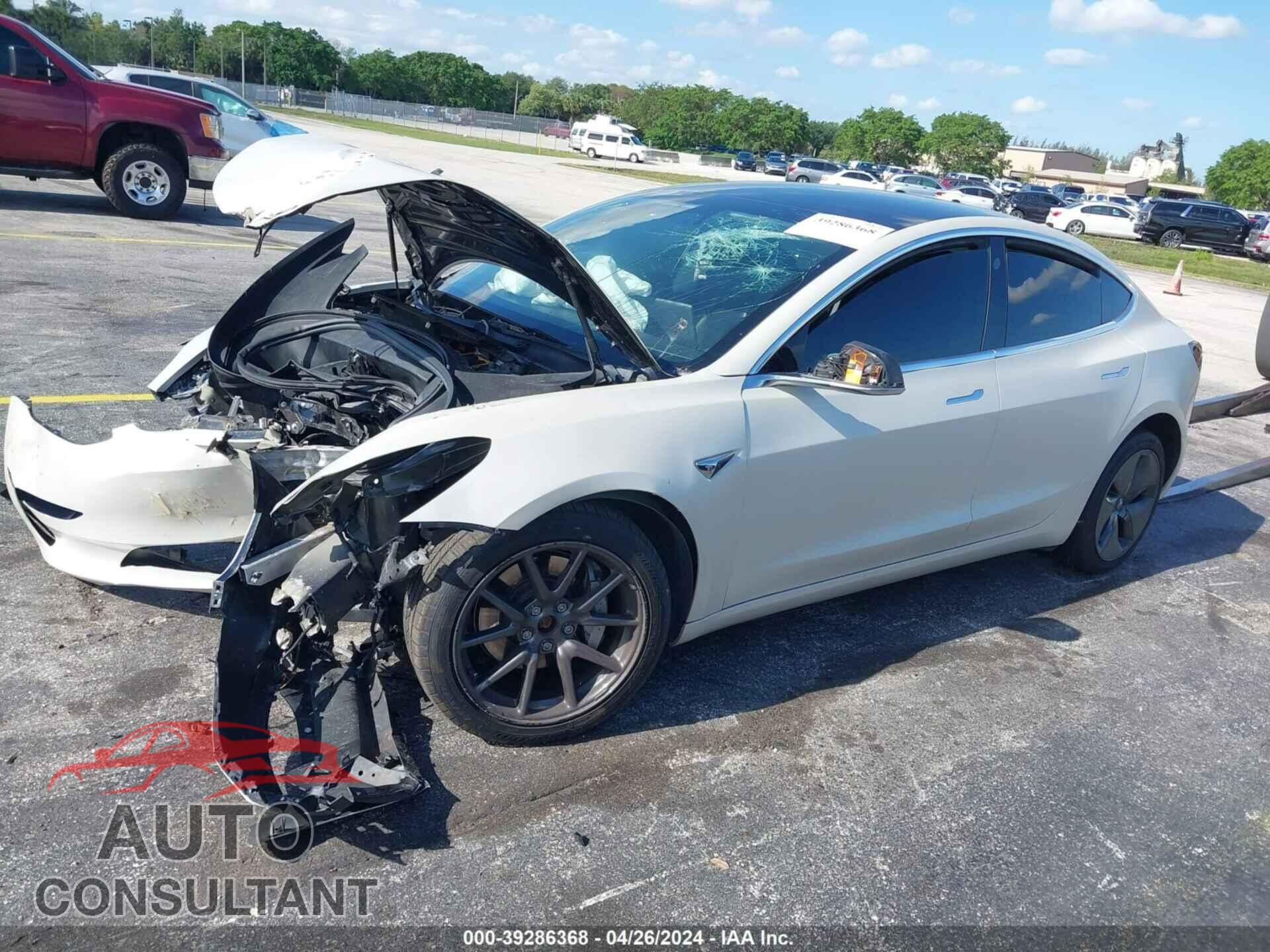 TESLA MODEL 3 2018 - 5YJ3E1EB8JF181947