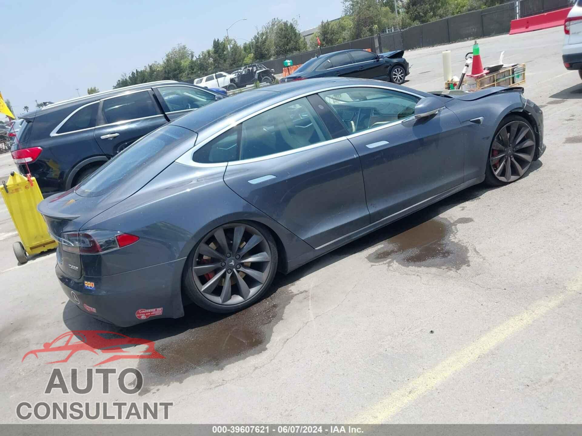 TESLA MODEL S 2017 - 5YJSA1E43HF200908