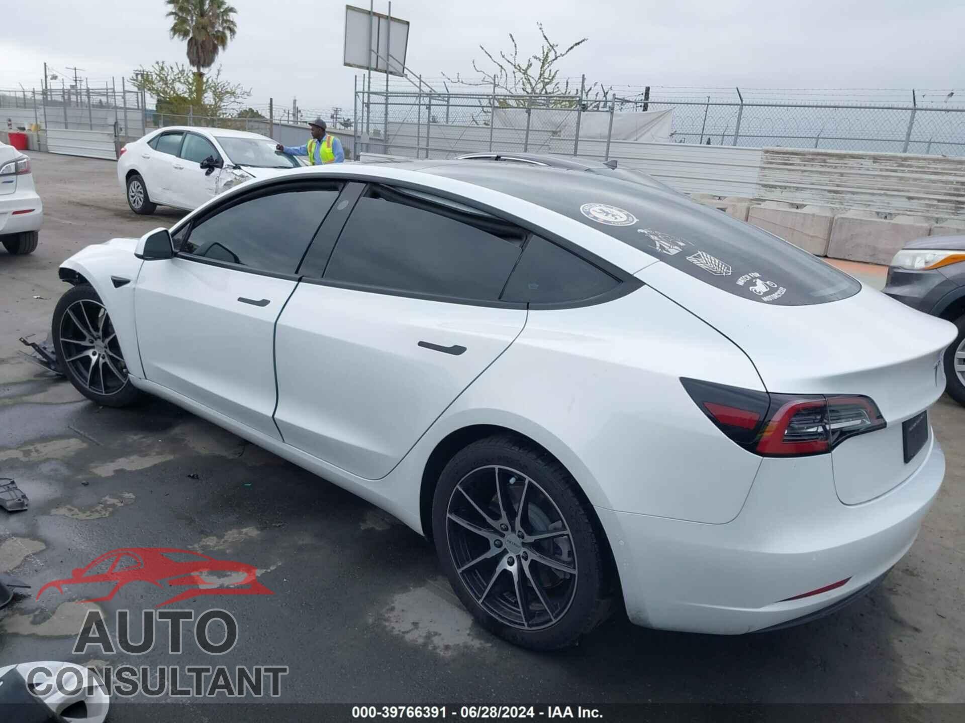TESLA MODEL 3 2021 - 5YJ3E1EA7MF867358