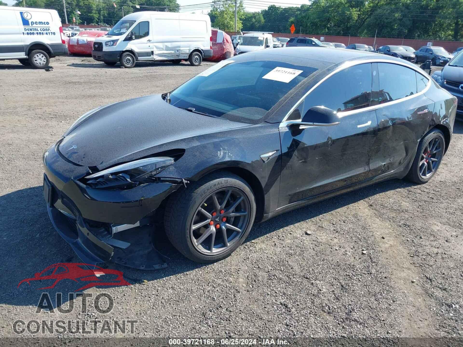 TESLA MODEL 3 2018 - 5YJ3E1EB7JF118743