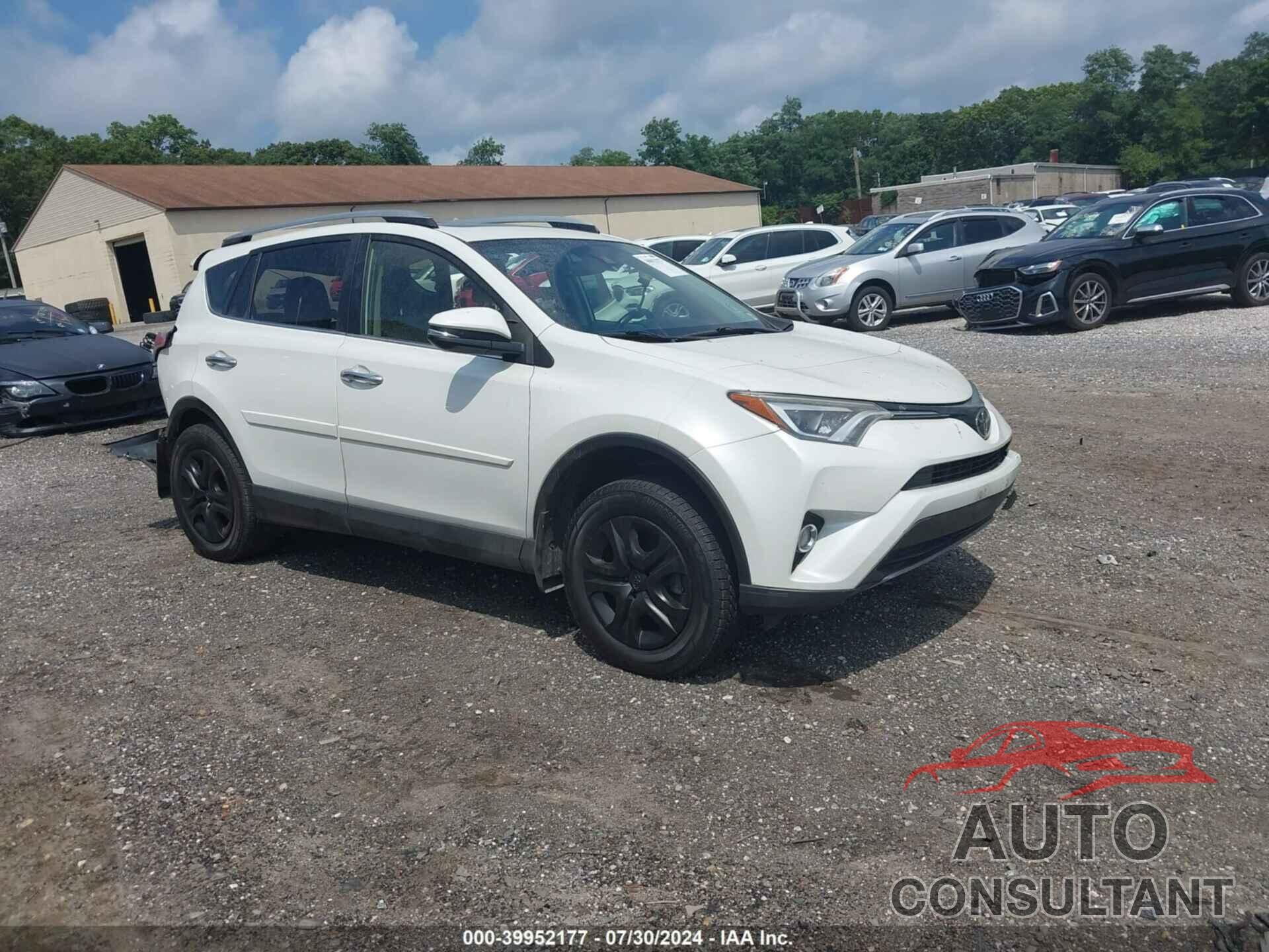 TOYOTA RAV4 2017 - JTMDFREV2HJ172433