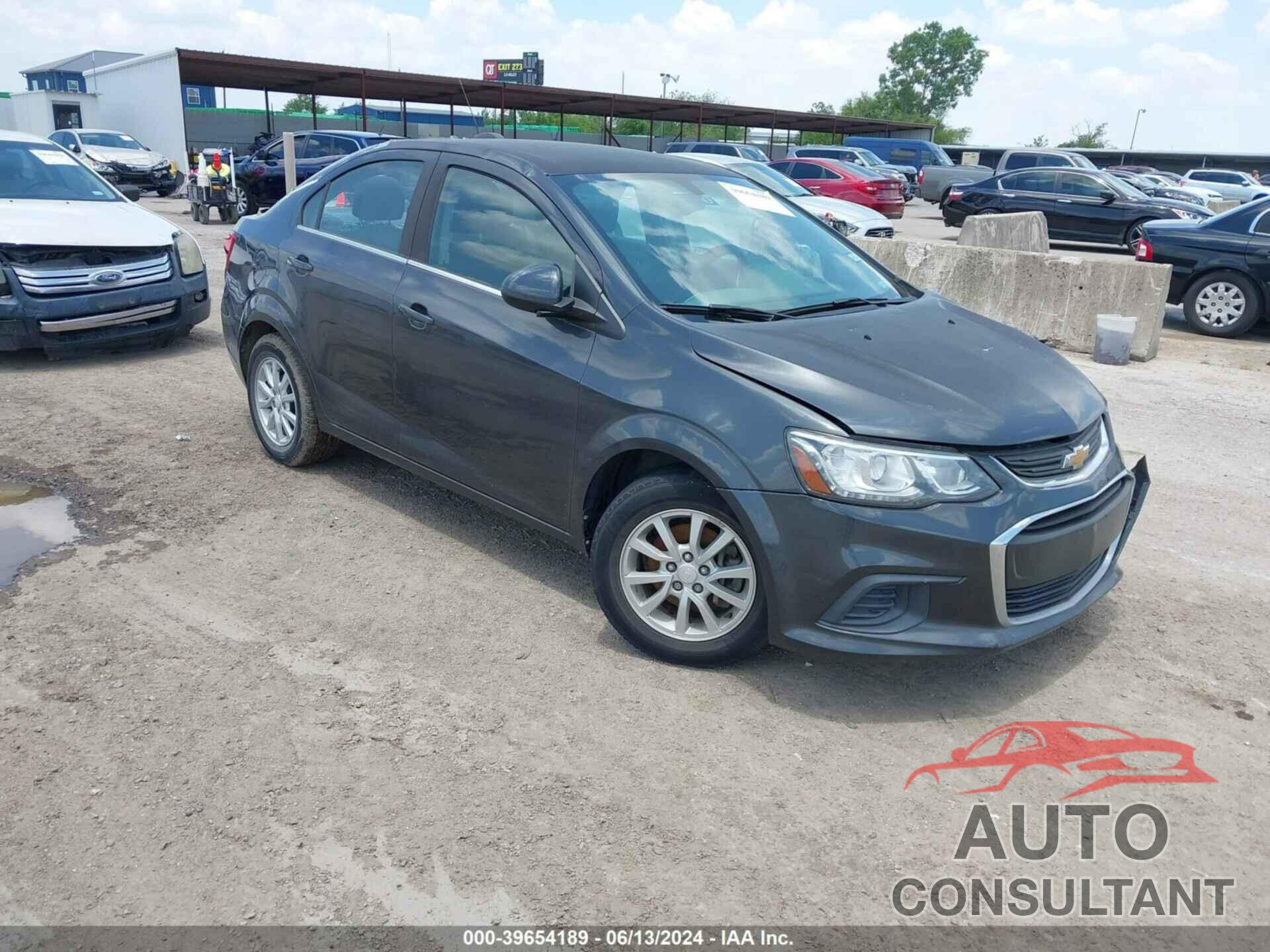 CHEVROLET SONIC 2017 - 1G1JD5SH1H4107273