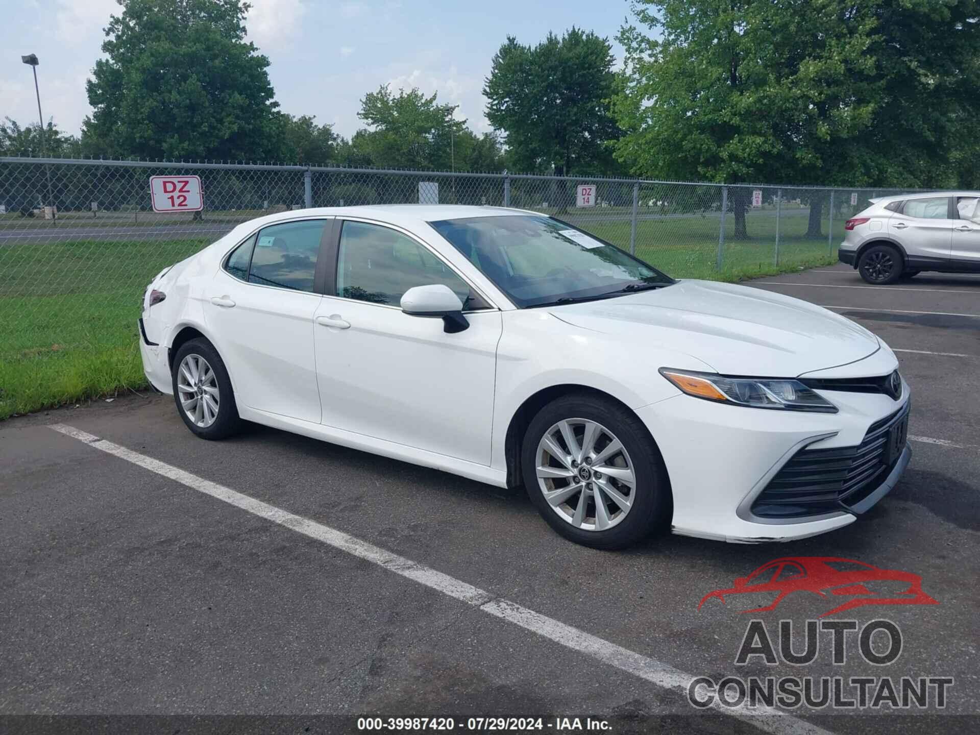 TOYOTA CAMRY 2021 - 4T1C11BK5MU035495