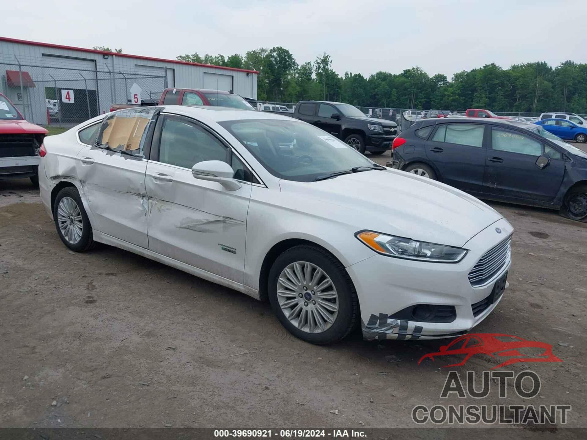 FORD FUSION ENERGI 2016 - 3FA6P0PU0GR201220