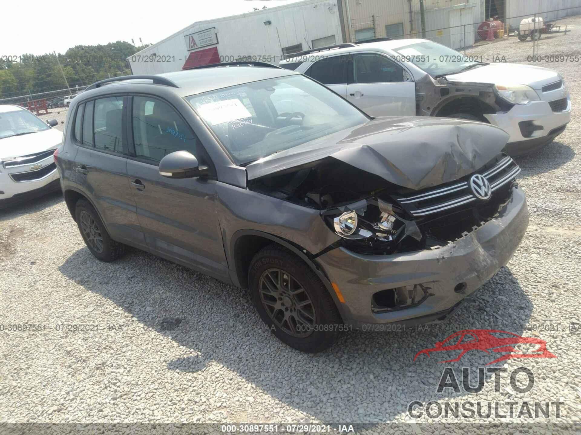 VOLKSWAGEN TIGUAN 2016 - WVGBV7AX4GW505489