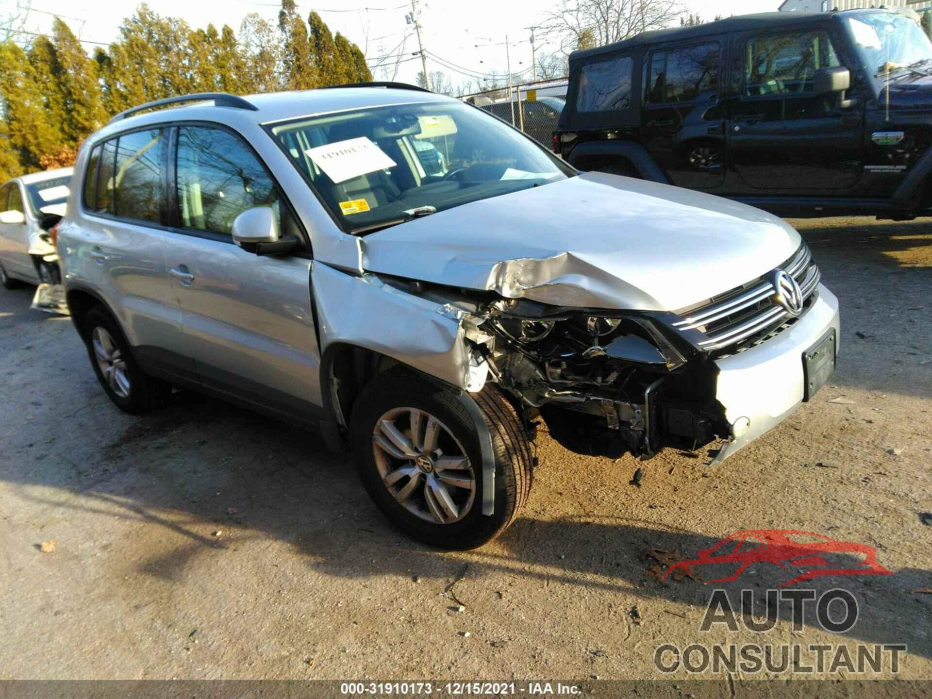 VOLKSWAGEN TIGUAN 2017 - WVGBV7AX6HK007349