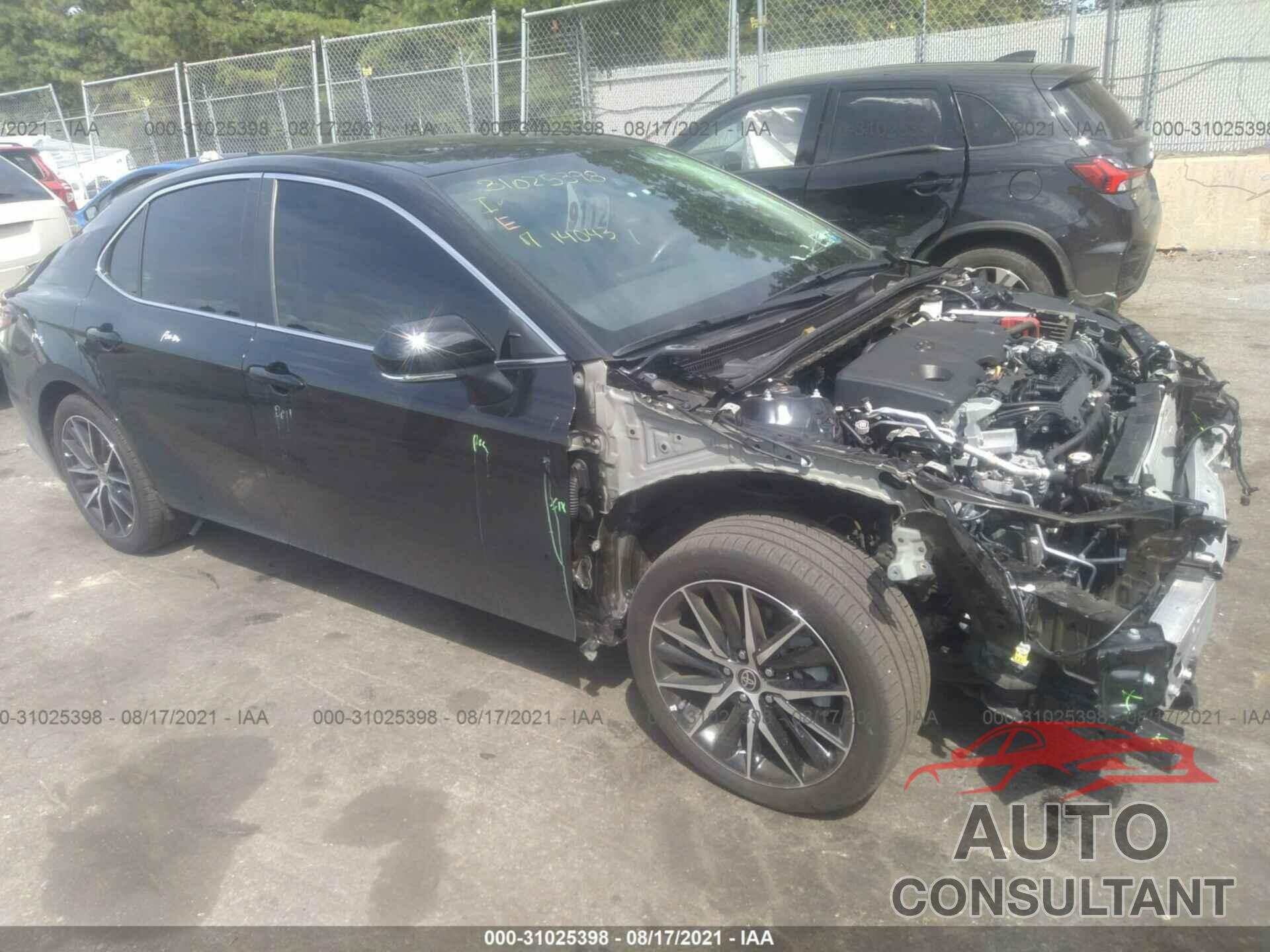 TOYOTA CAMRY 2021 - 4T1T11BK6MU019869