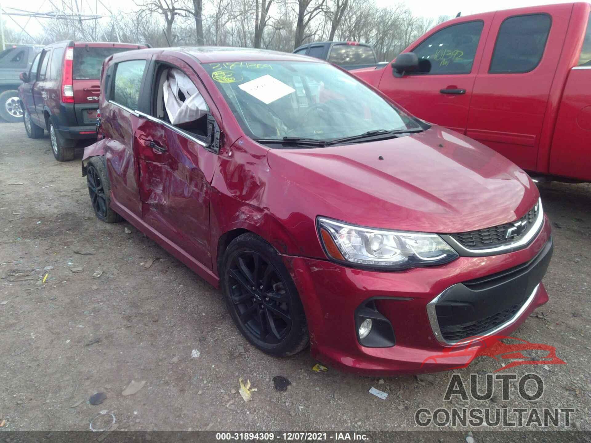 CHEVROLET SONIC 2018 - 1G1JF6SB8J4116957