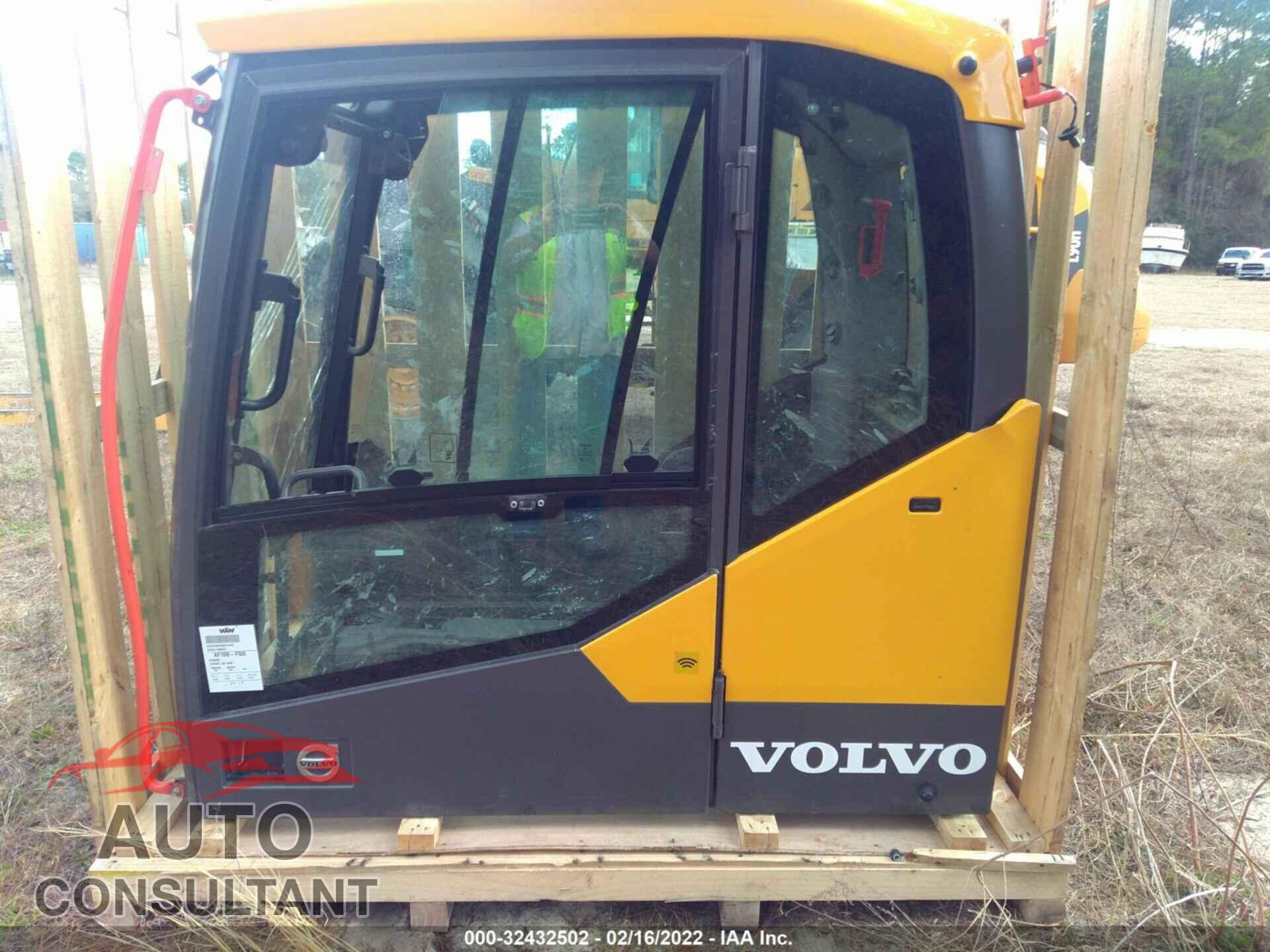 VOLVO **CAB ONLY** 2020 - VCEC200EA00314449