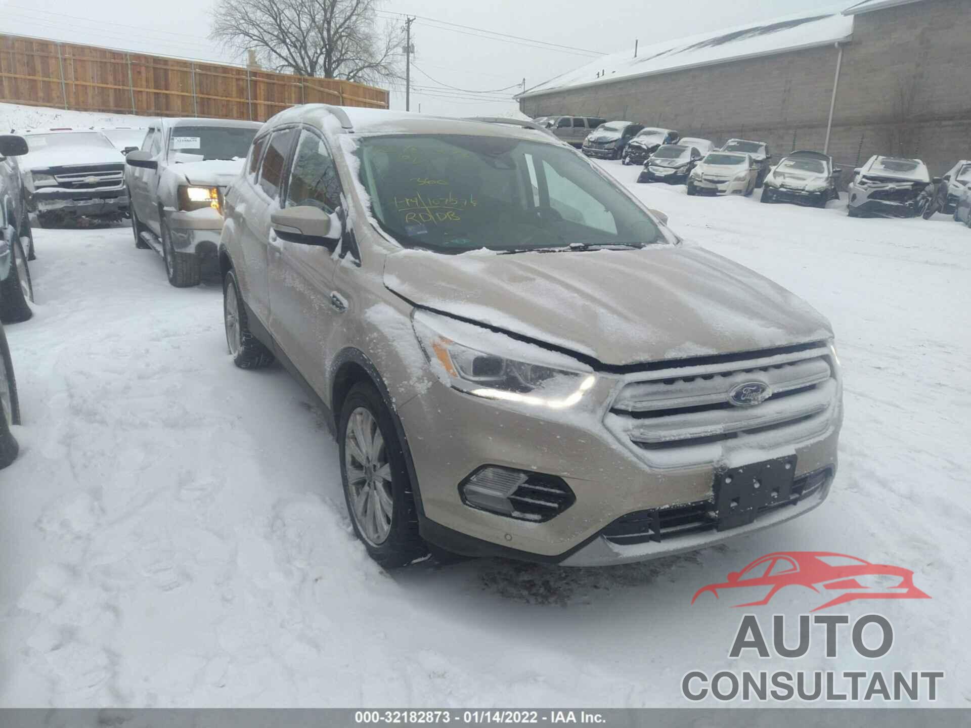FORD ESCAPE 2017 - 1FMCU9J96HUA38996