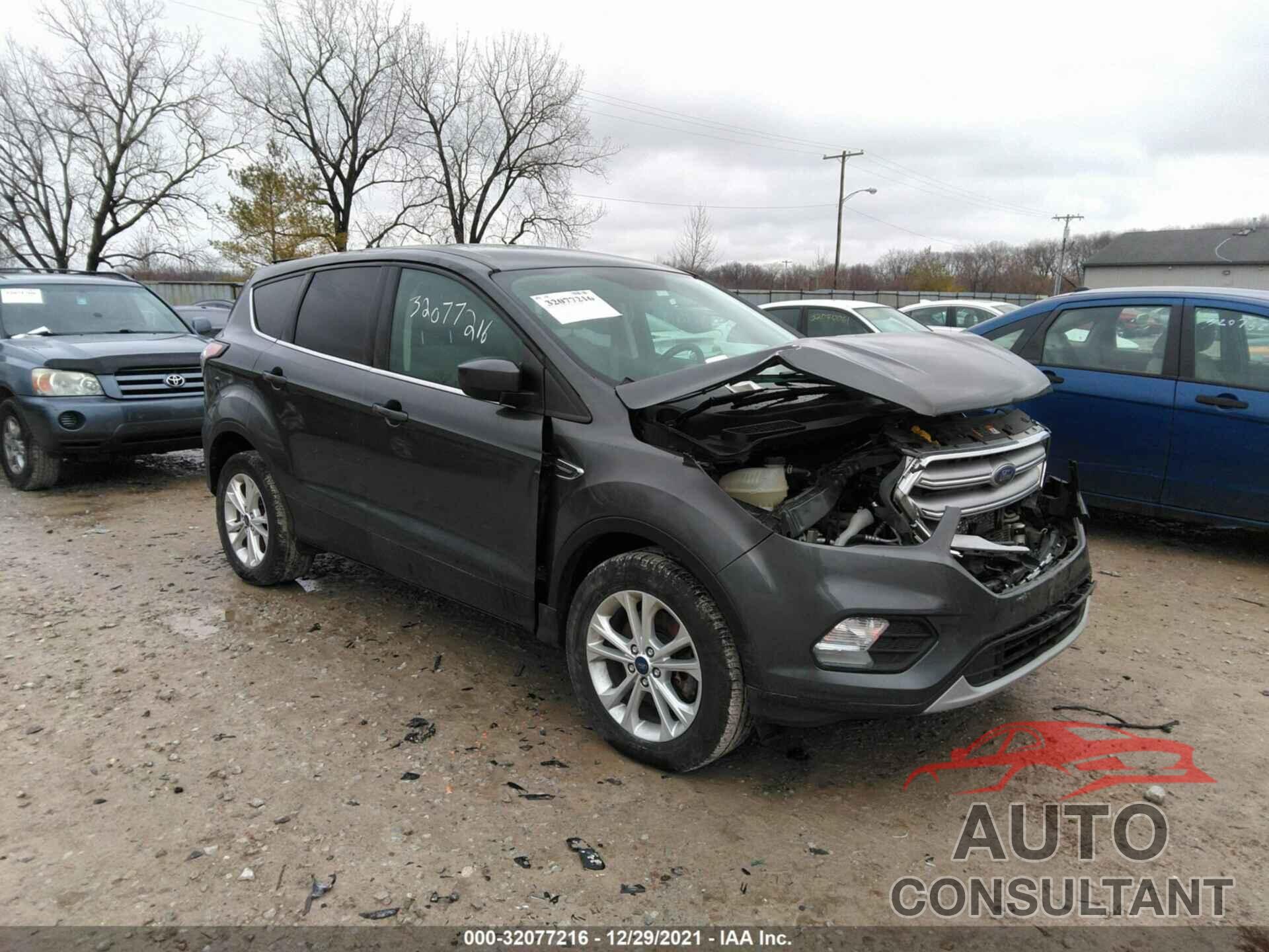 FORD ESCAPE 2017 - 1FMCU9GD4HUC98406