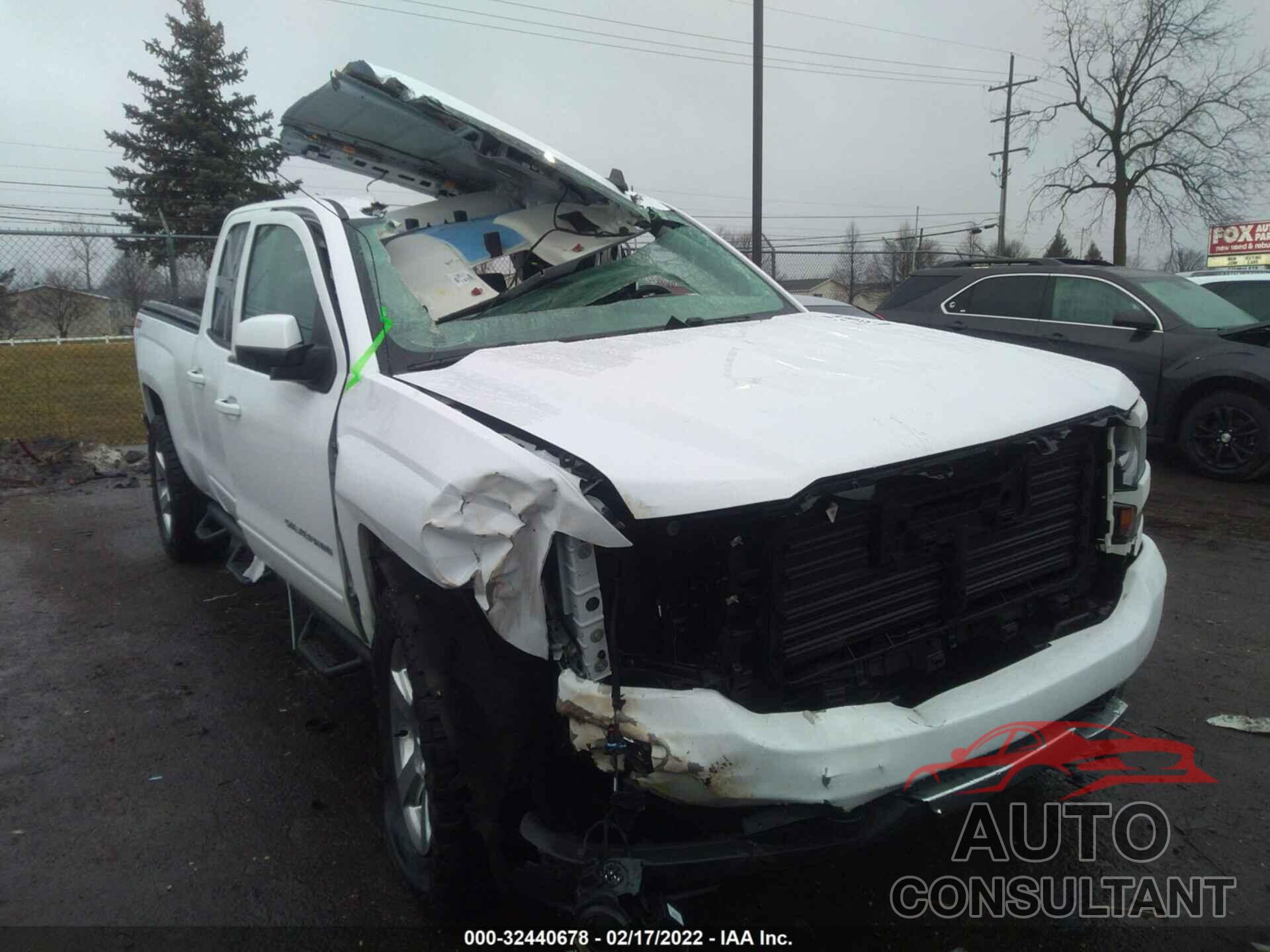 CHEVROLET SILVERADO 1500 2017 - 1GCVKREC8HZ383586